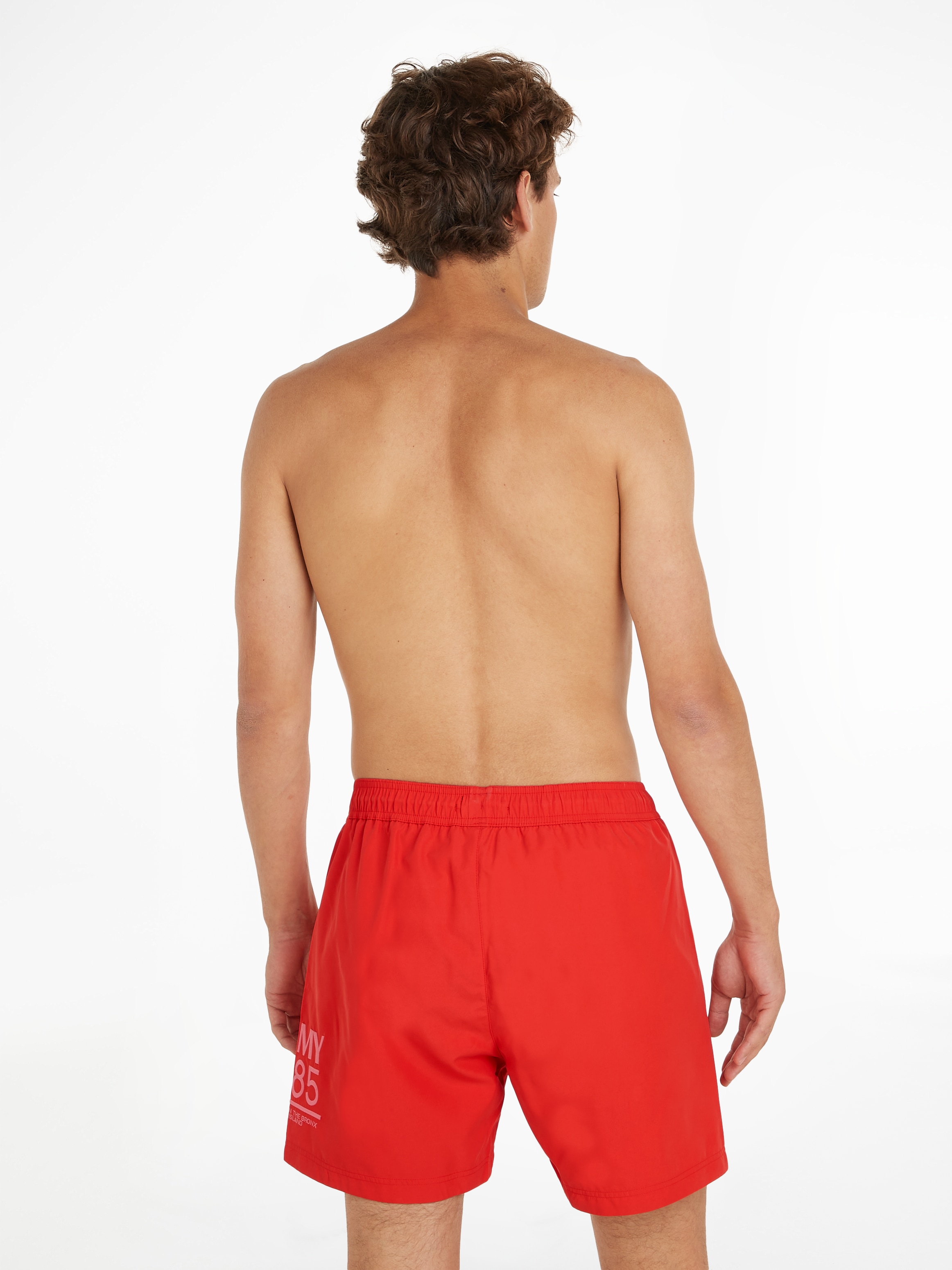 Tommy Hilfiger Swimwear Badeshorts »SF MEDIUM DRAWSTRING«, mit kultigem Logoschriftzug