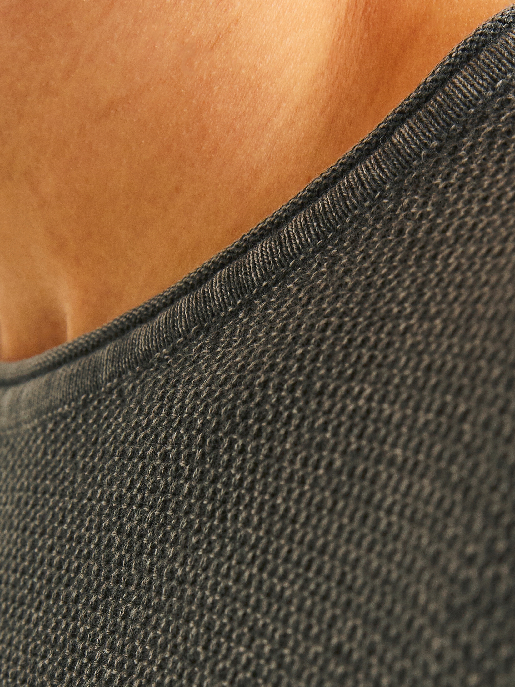 Jack & Jones Rundhalspullover »JJDEAN KNIT CREW NECK AW24«, in gewaschener Optik