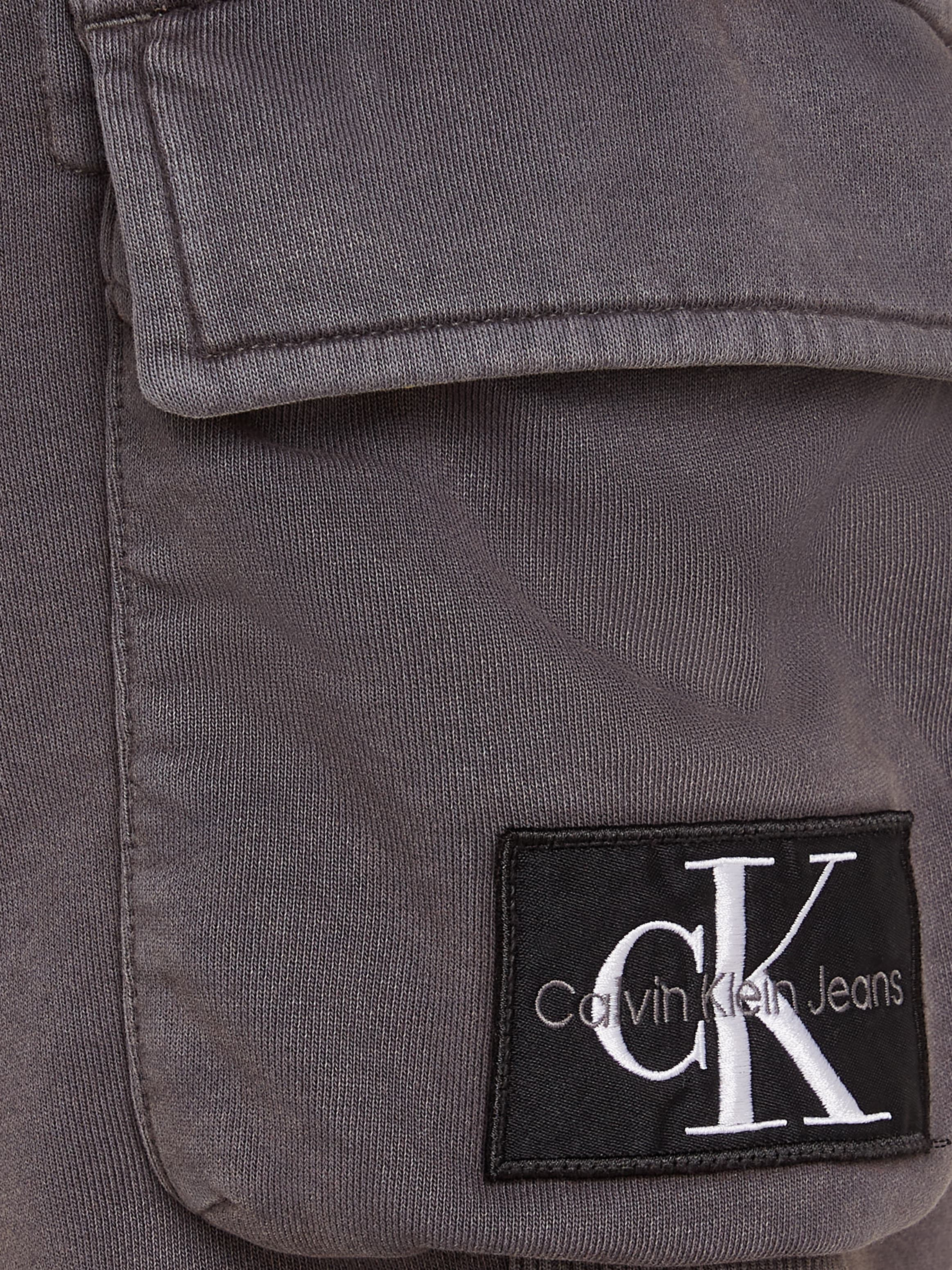Calvin Klein Jeans Sweatshorts »WASHED BADGE SHORTS«, mit Logostickerei