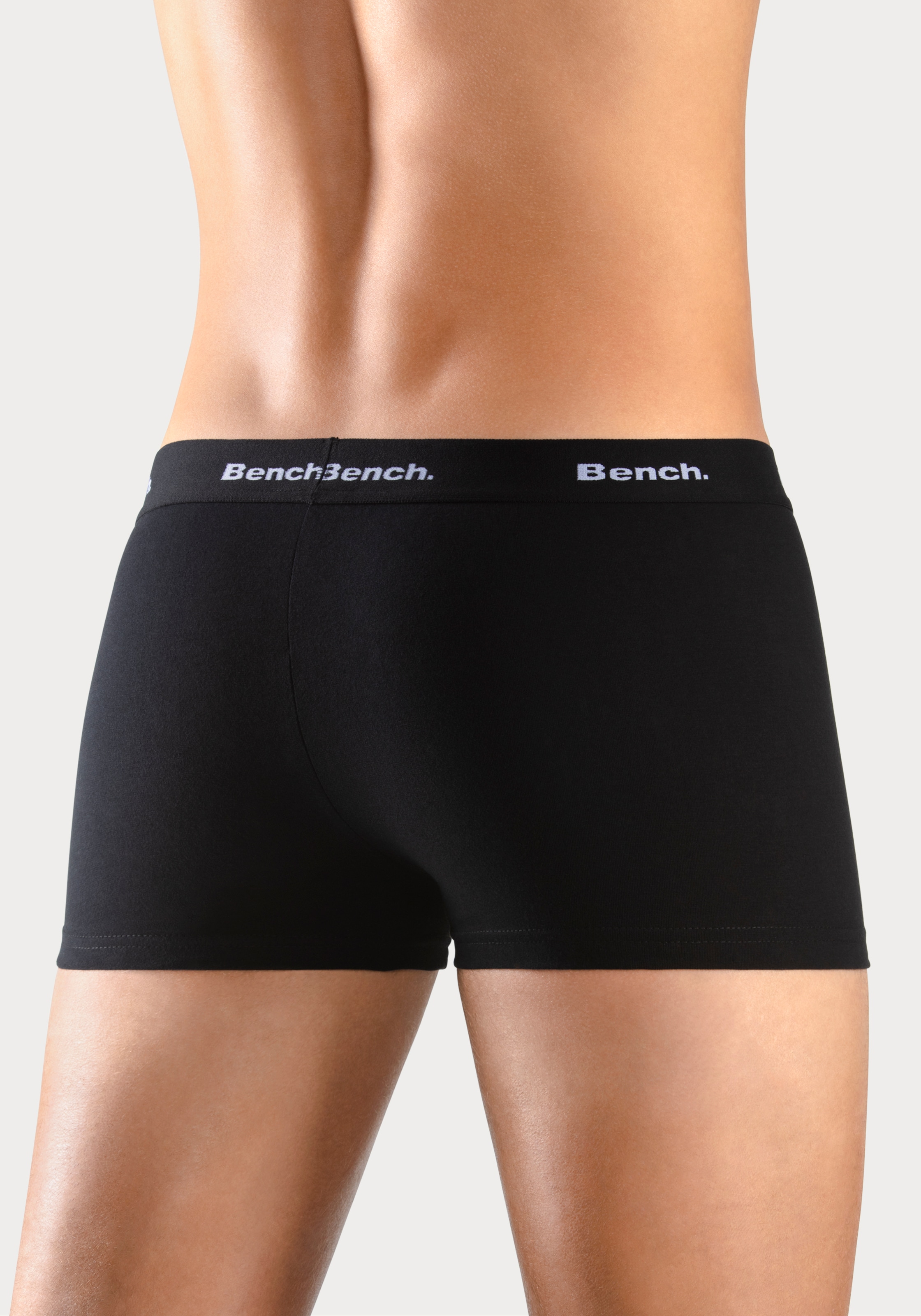 Bench. Hipster, (Packung, 4 St.), knapp sitzende Boxershorts aus Baumwollmischung