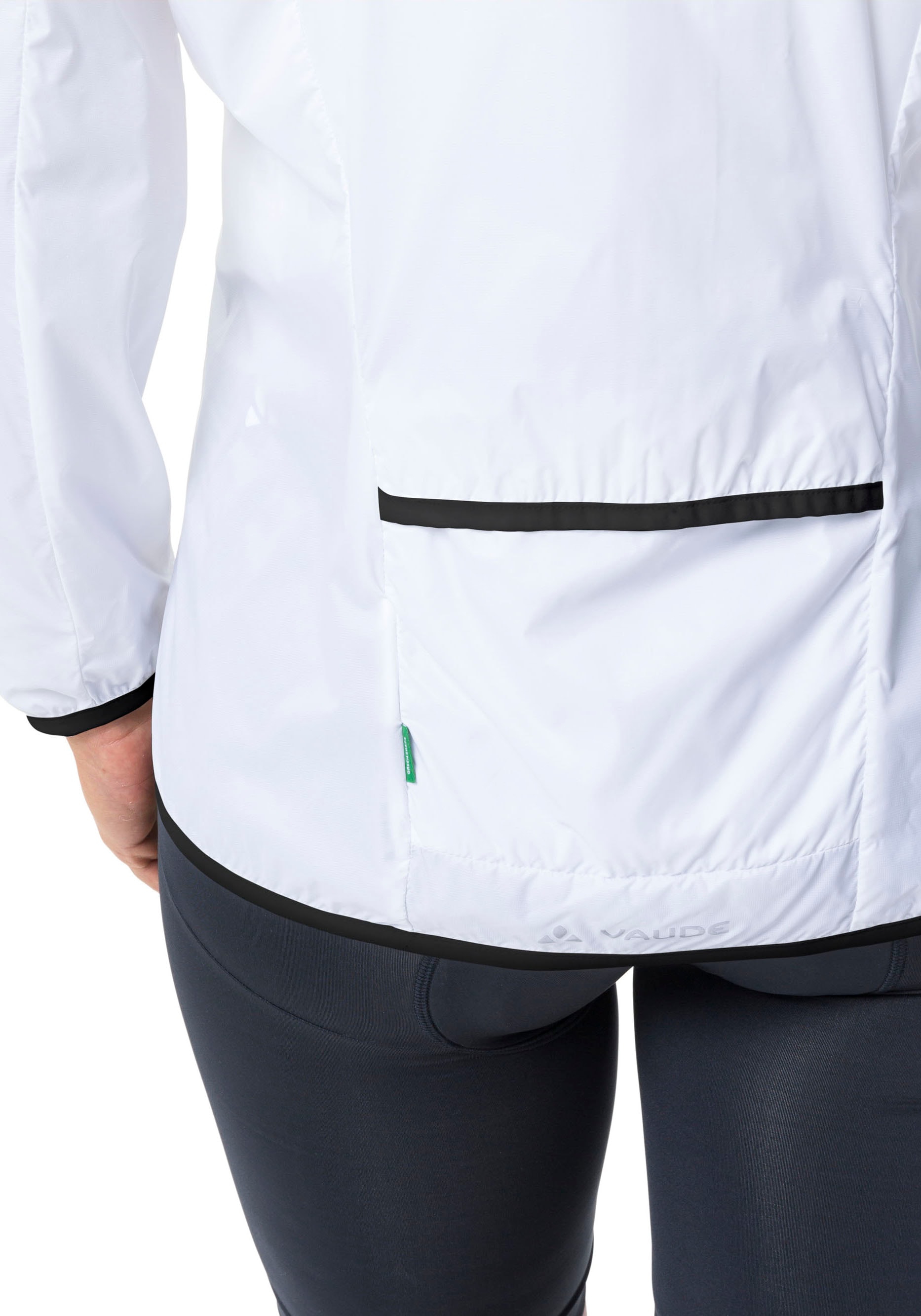 VAUDE Fahrradjacke »WOMEN'S MATERA AIR JACKET«, (1 St.), ohne Kapuze, Winddicht & Atmungsaktiv & Wasserabweisend