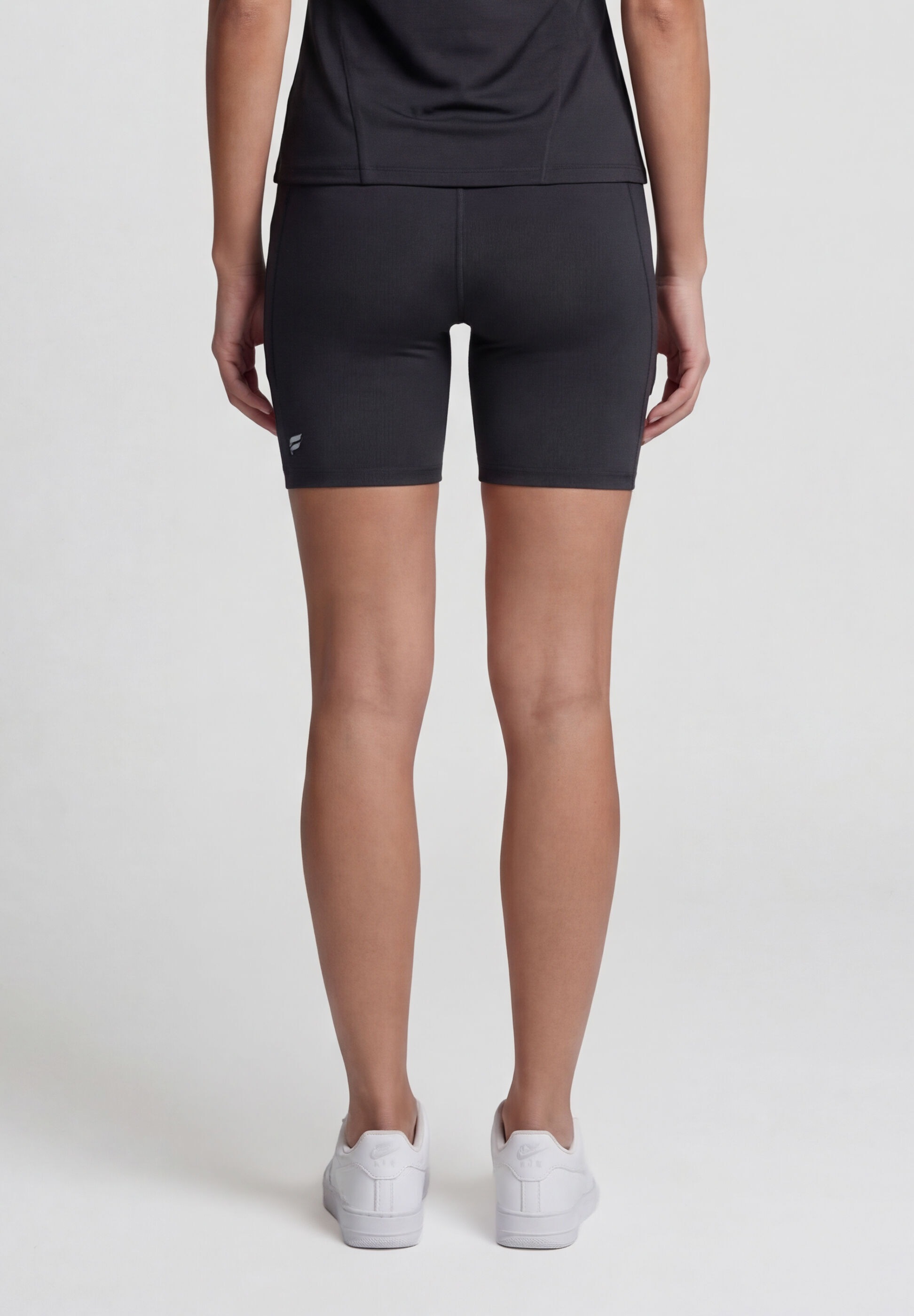 Fabletics Sporthose »Fabletics Shorts OASIS HIGH-WAISTED SHORT 6"«  mit Taschen