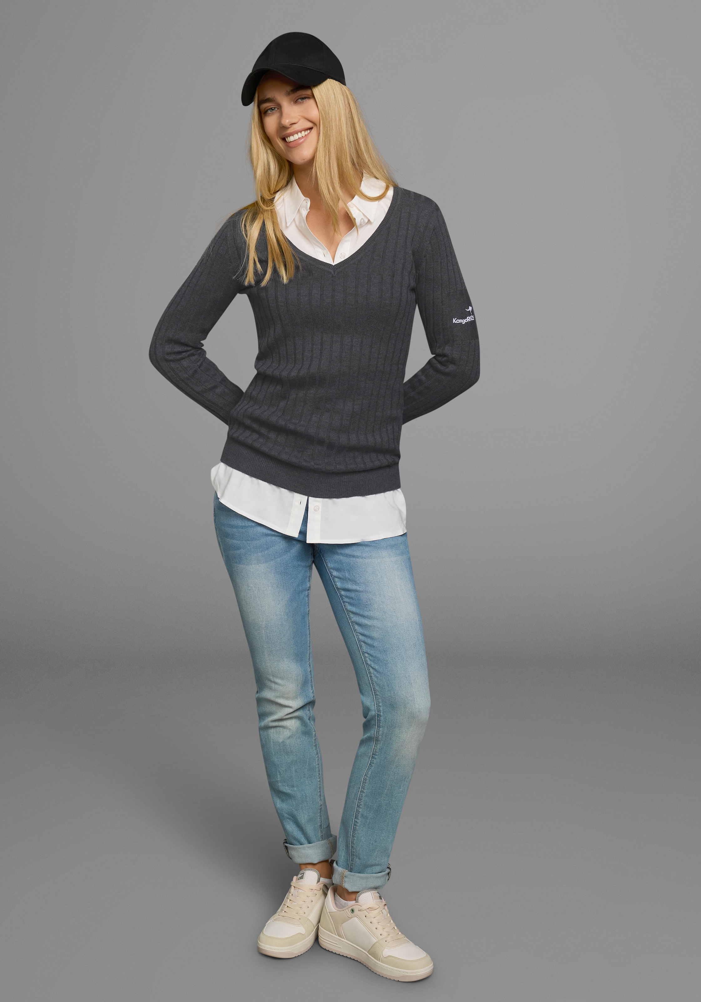 KangaROOS V-Ausschnitt-Pullover, in breit geripptem Feinstrick