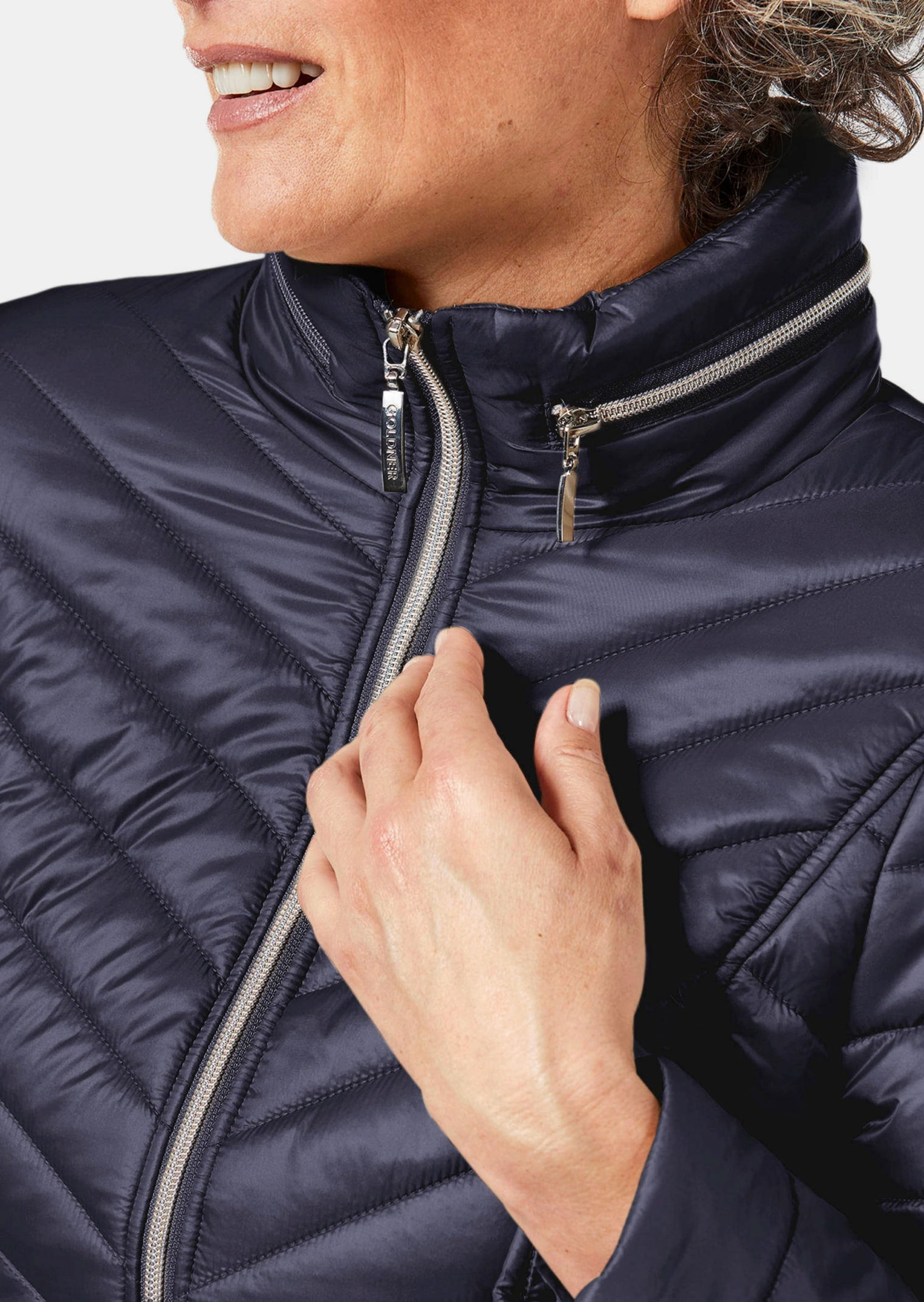 GOLDNER Kurzjacke »Longsteppjacke Figurschmeichelnde, leichte Longsteppjacke«