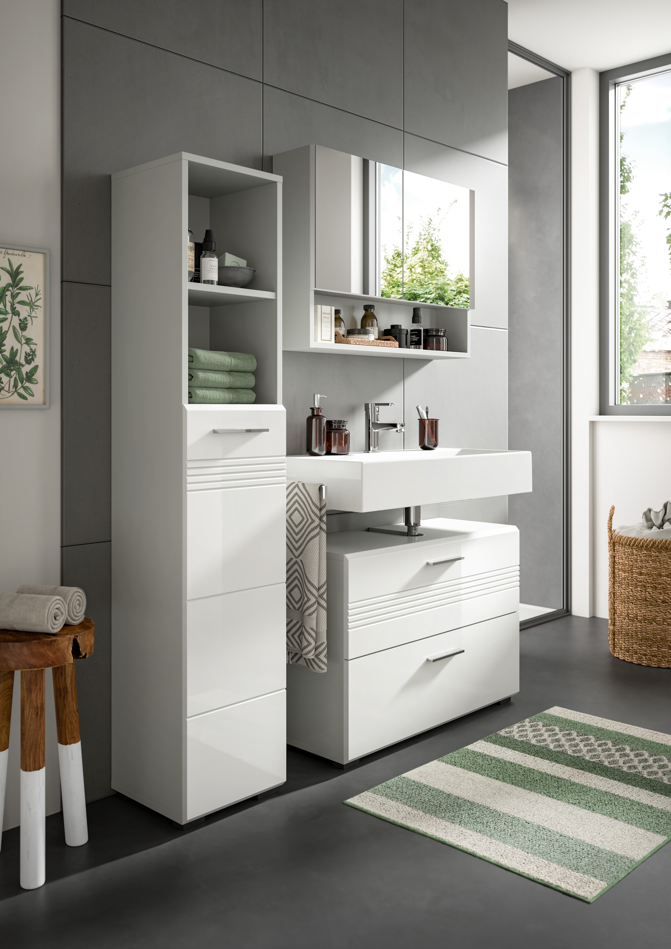 welltime Badmöbel-Set »Calicio, bestehend aus: Hochschrank, Waschbeckenunterschrank,«, (4 St.), Spiegelschrank, Midischrank, hochwertige MDF Front mit Rillenfräsung