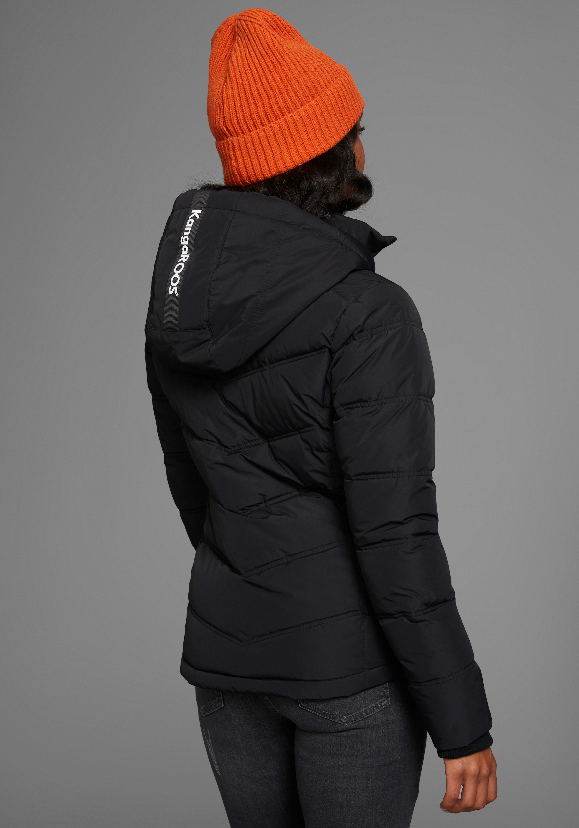 KangaROOS Winterjacke, mit Kapuze, mit Kapuze und Kordelzug, Reißverschlusstaschen und Innentasche