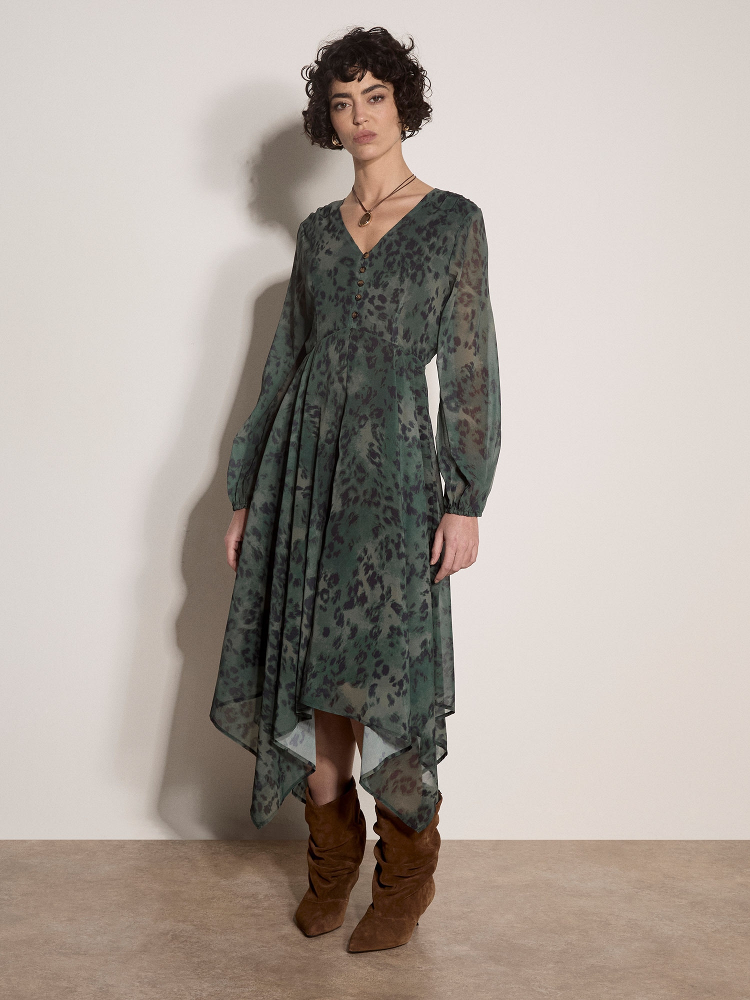 Apricot Chiffonkleid »Leopardenmuster Chiffonkleid« mit Brustabnähern