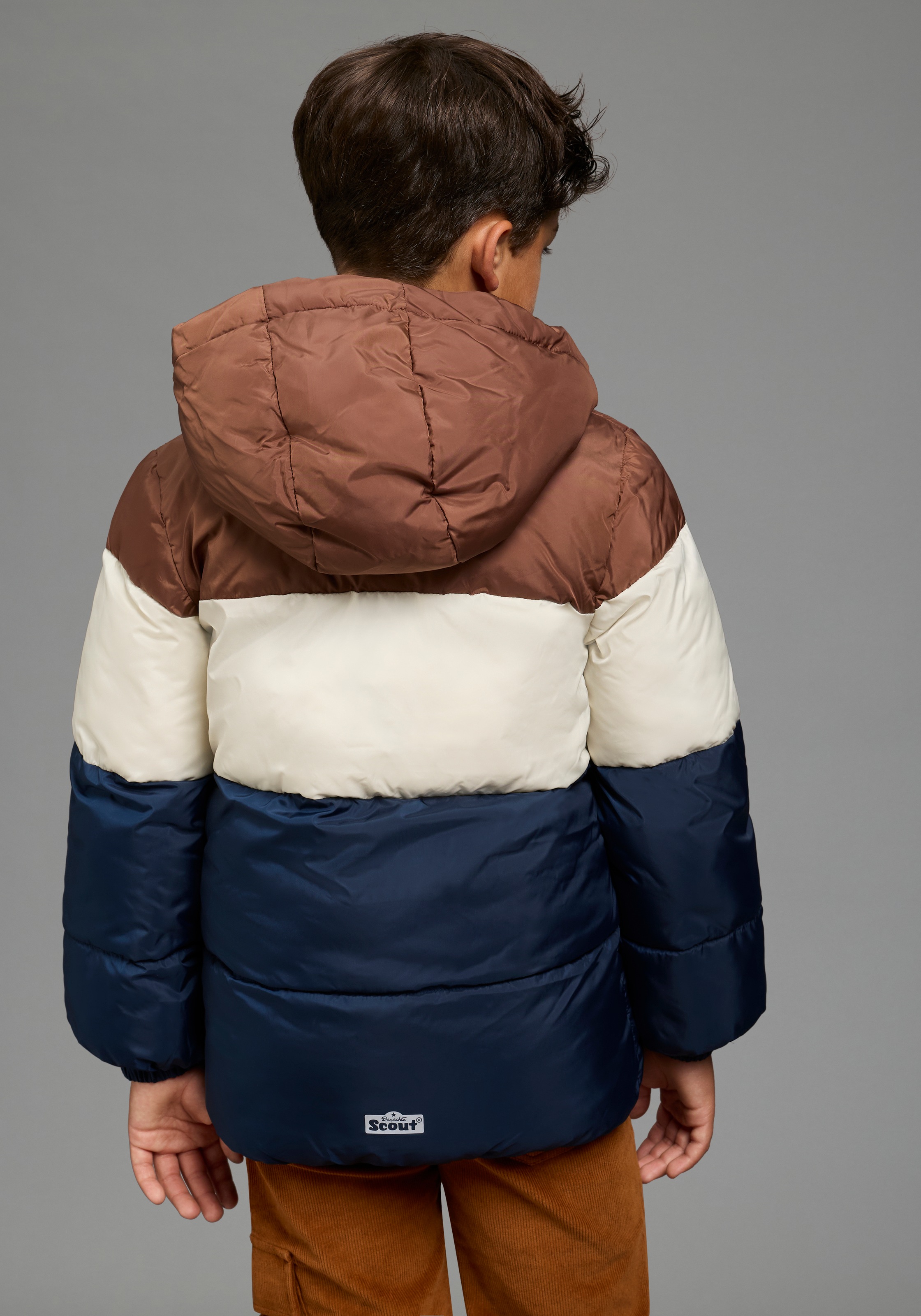 Scout Winterjacke »Warme Jacke in Colorblocking-Style - NEU von SCOUT« mit Kapuze mit Kapuze, abnehmbar, innen mit Fleece gefüttert