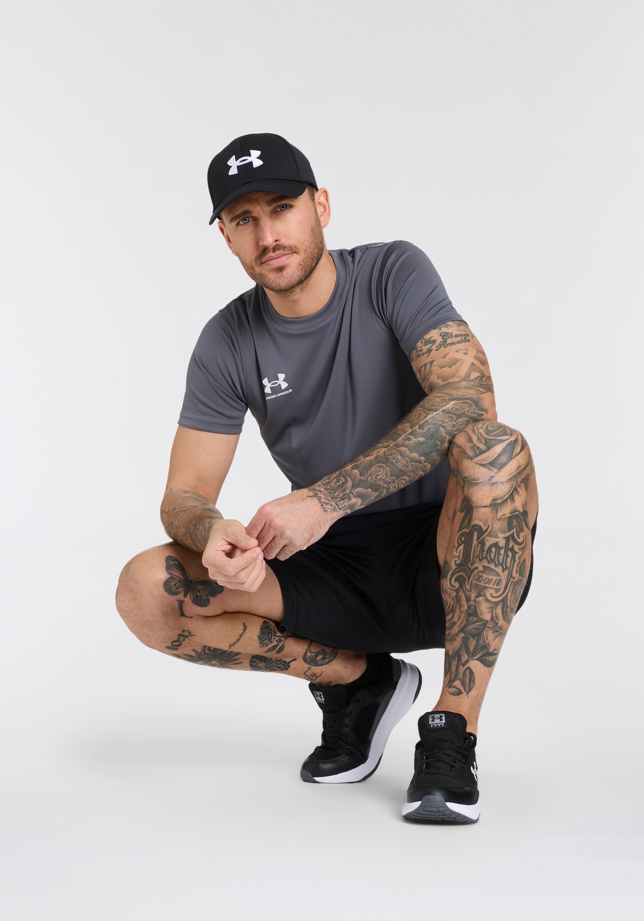 Under Armour® Shorts »UA Tech™ Shorts mit Grafik«  für Outdoor- und Sportmode, leichtes Material, sportlicher Stil