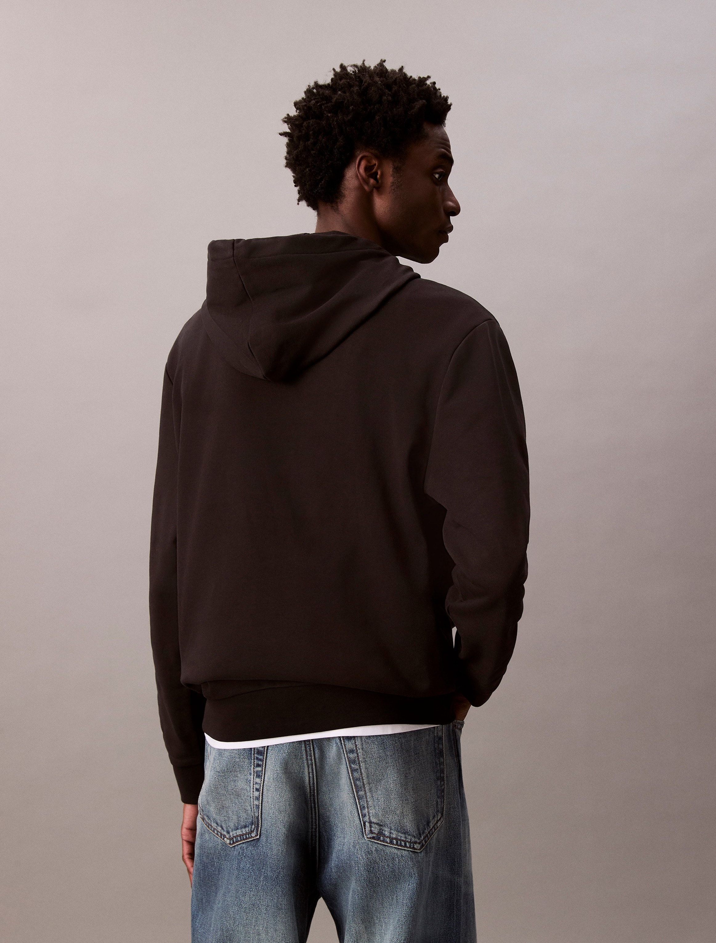 Calvin Klein Jeans Kapuzensweatshirt »400GSM TERRY BADGE HOODIE«, Mit Rundhalsausschnitt
