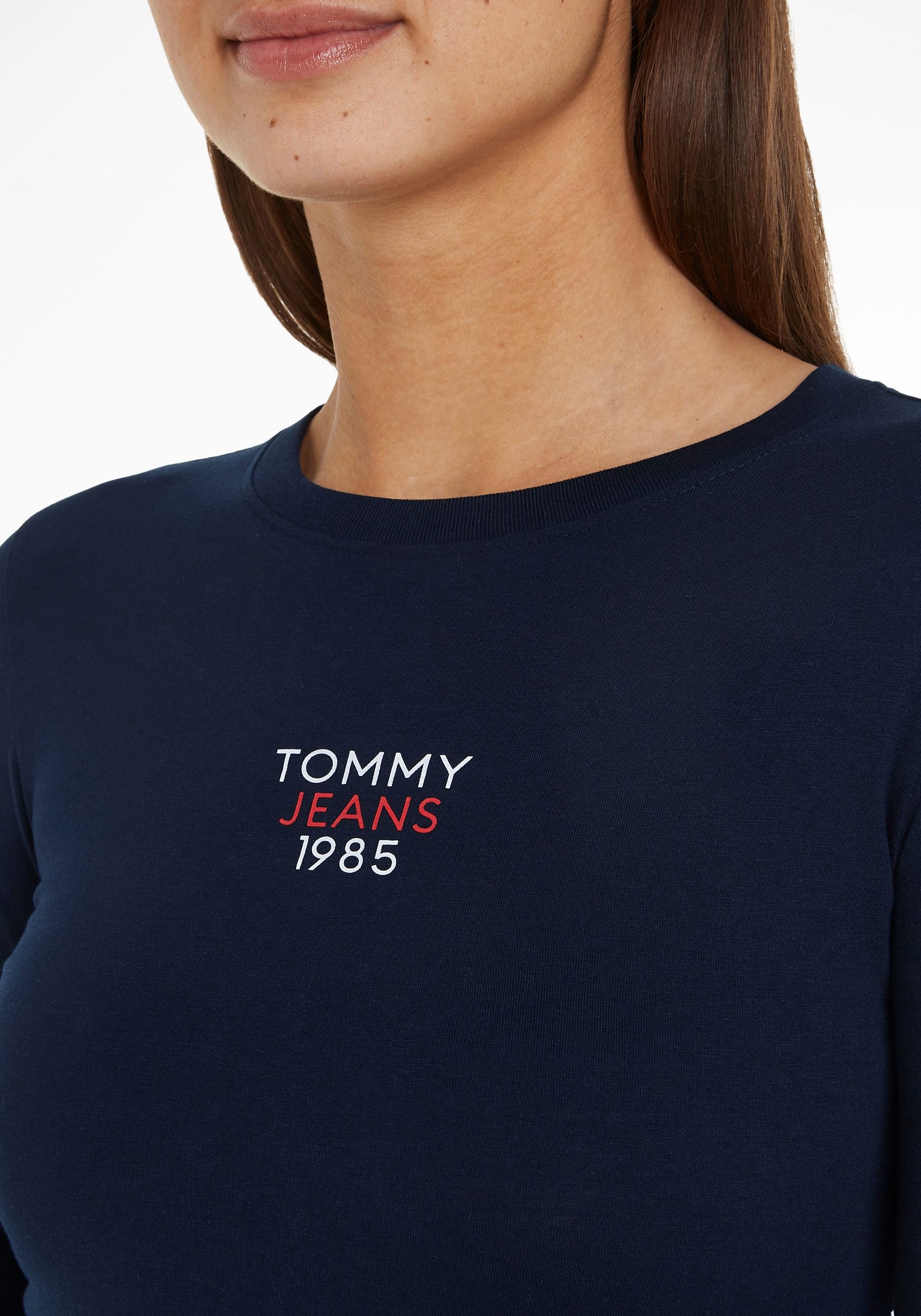 Tommy Jeans SLIM bei LS Logo-Schriftzug Curve »TJW ESSENTIAL ♕ T-Shirt 1 Tommy EXT«, mit Jeans LOGO