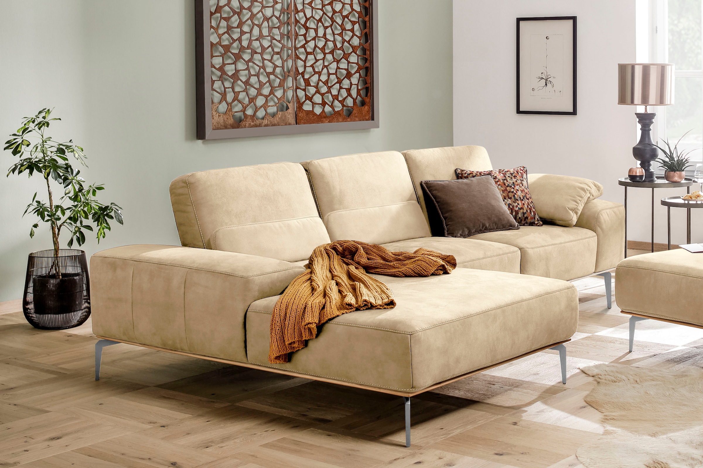 W.SCHILLIG Ecksofa »run, Designsofa mit tollem Sitzkomfort, L-Form«, mit elegantem Holzsockel, Füße in Chrom glänzend, Breite 279 cm