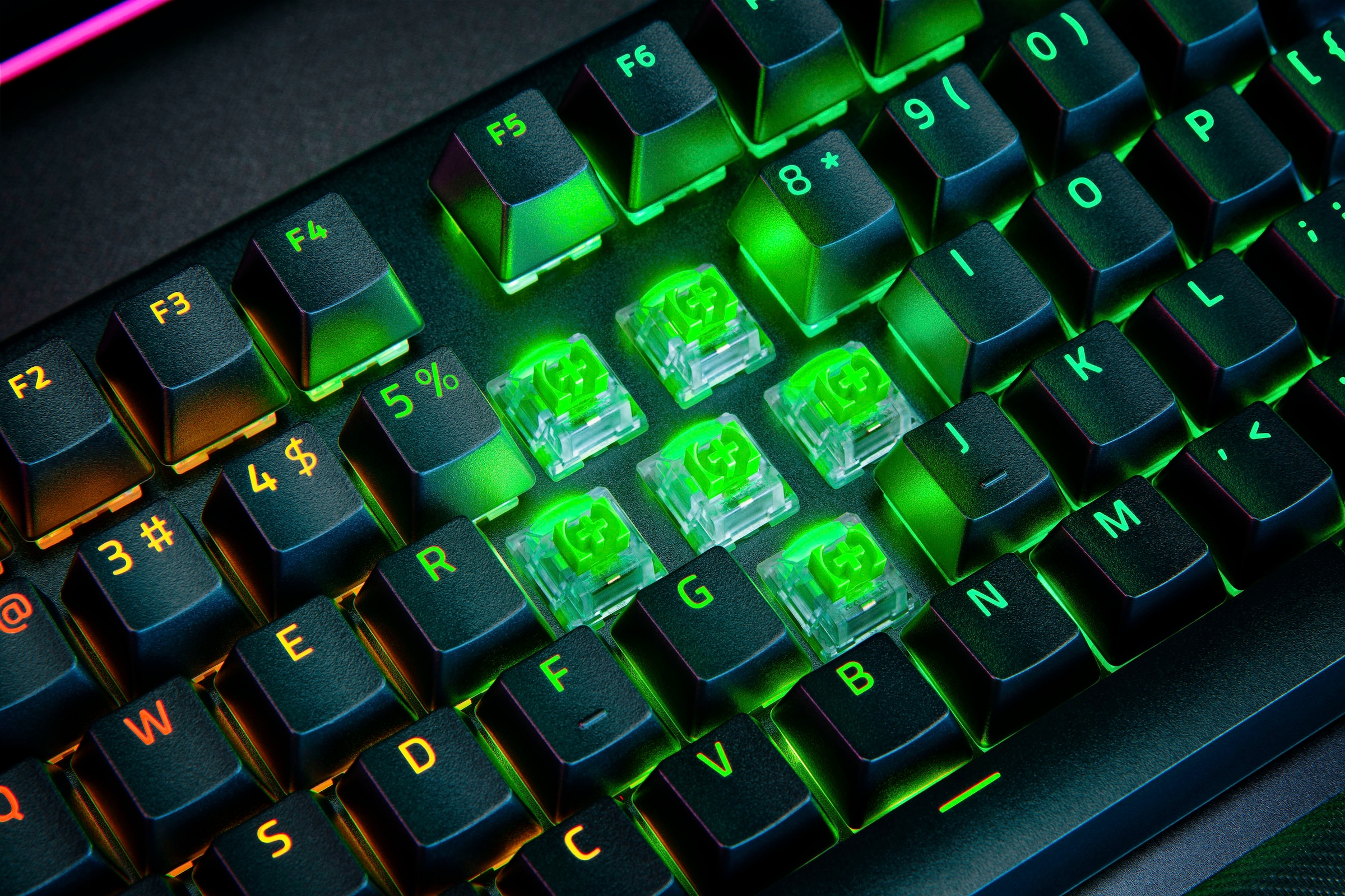 RAZER Gaming-Tastatur »BlackWidow V4 Pro Green Switch«, (Fn-Tasten-Gaming-Modus-Ziffernblock-Makrotasten-Multimedia-Tasten-Handgelenkauflage)