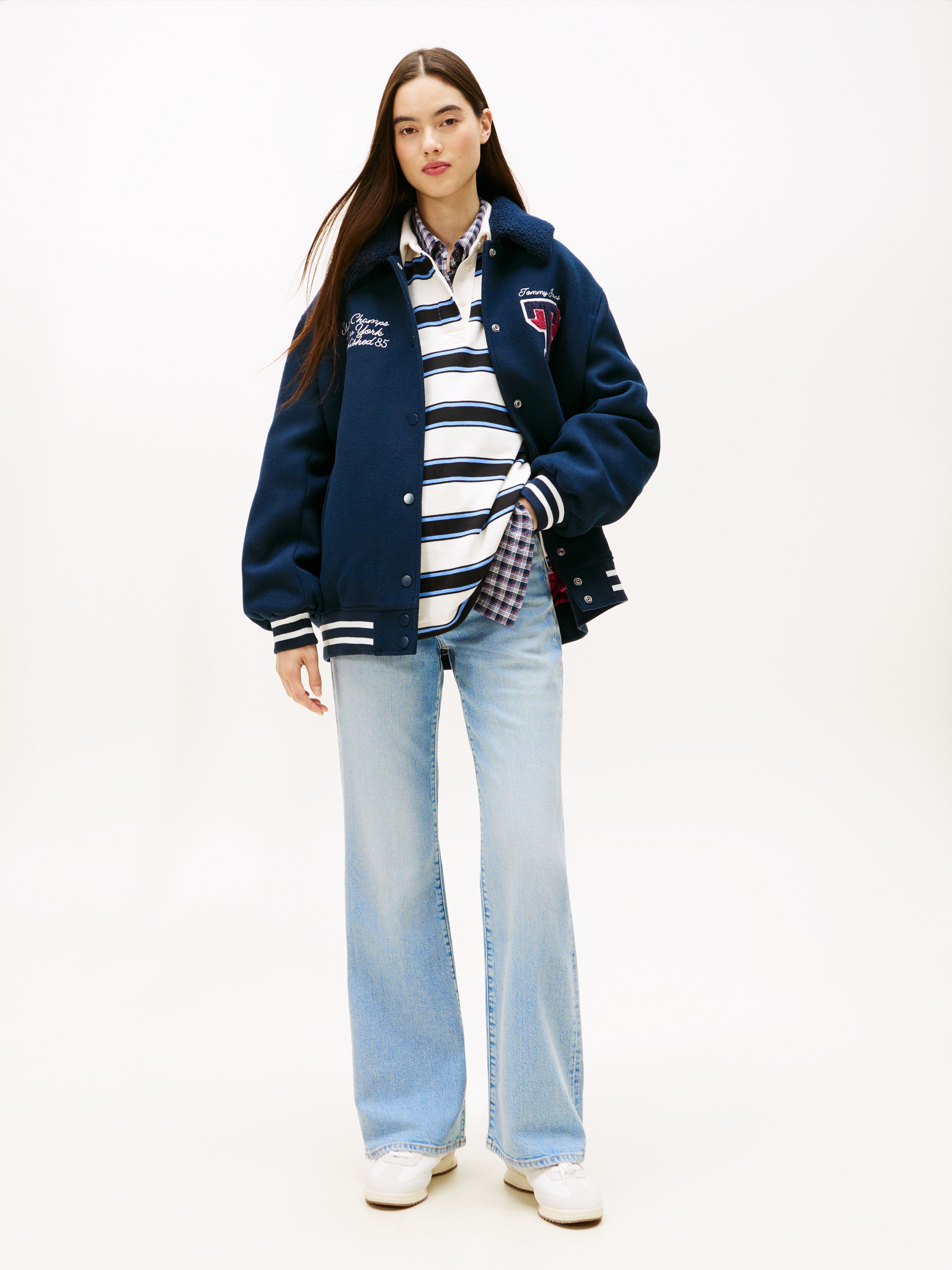 Tommy Jeans Bootcut-Jeans »BELLA HGH FLR« in ausgestellter Form