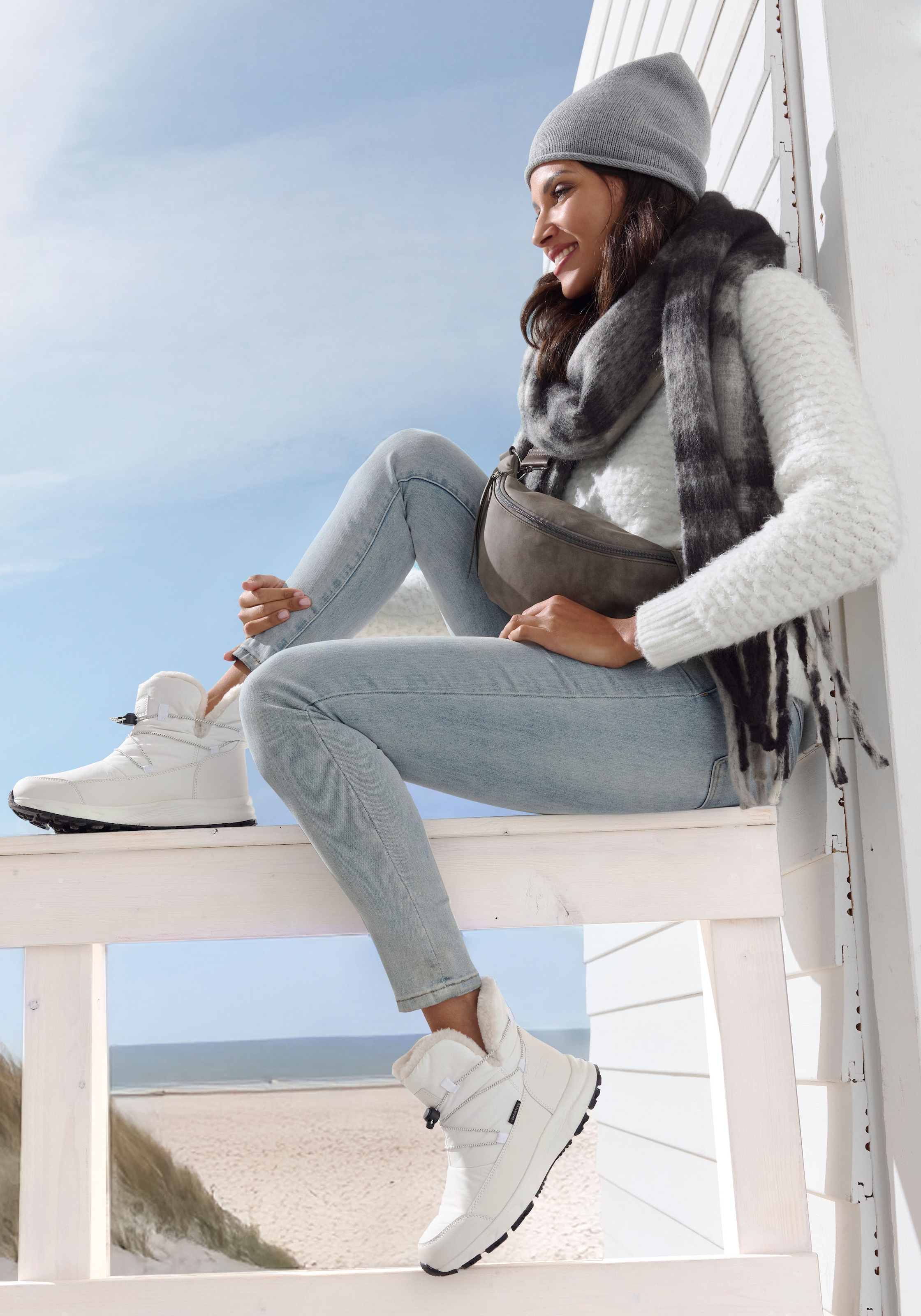 LASCANA Stiefelette »Outdoorstiefel, Winterstiefelette«  aus wasserabweisendem Material mit Warmfutter