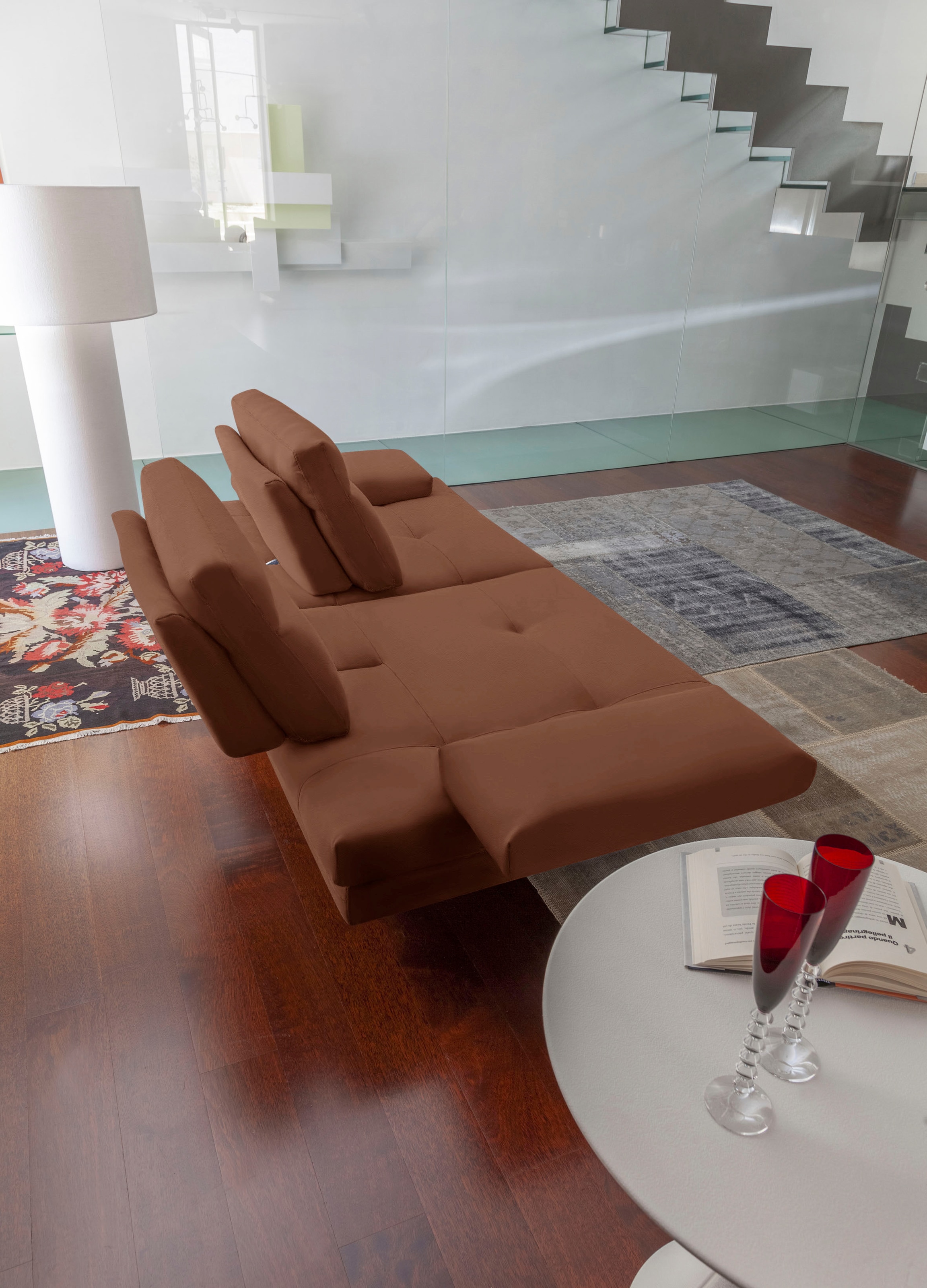CALIA ITALIA 3-Sitzer »Toby Wing, Designsofa mit hohem Sitzkomfort, bequem und elegant«, inklusive Sitztiefenverstellung, Füße in Chrom glänzend