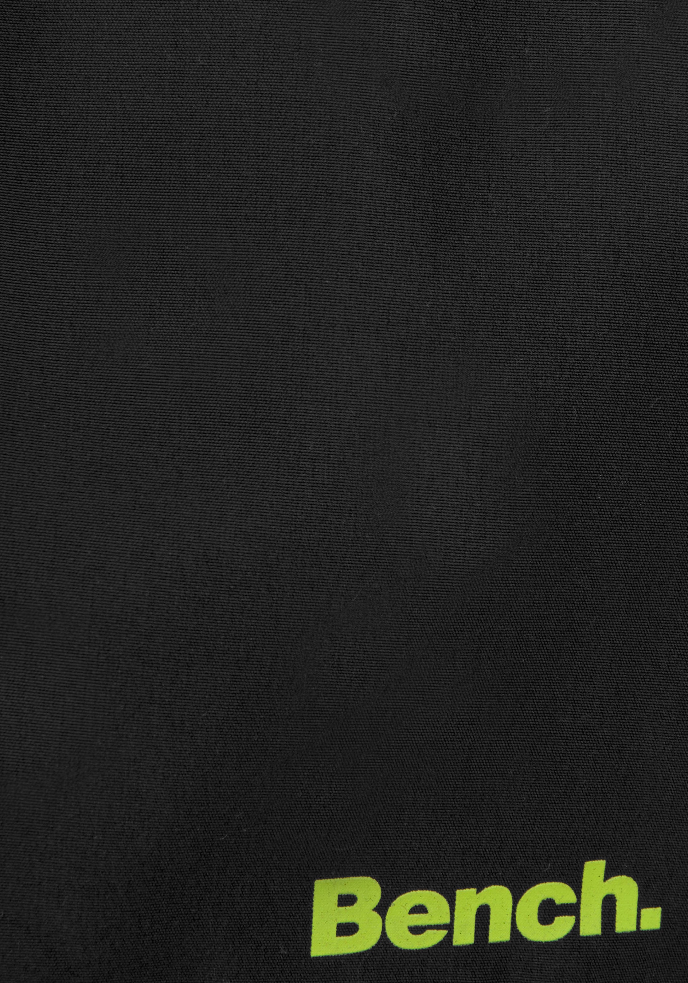 Bench. Badeshorts mit Reißverschlusstaschen