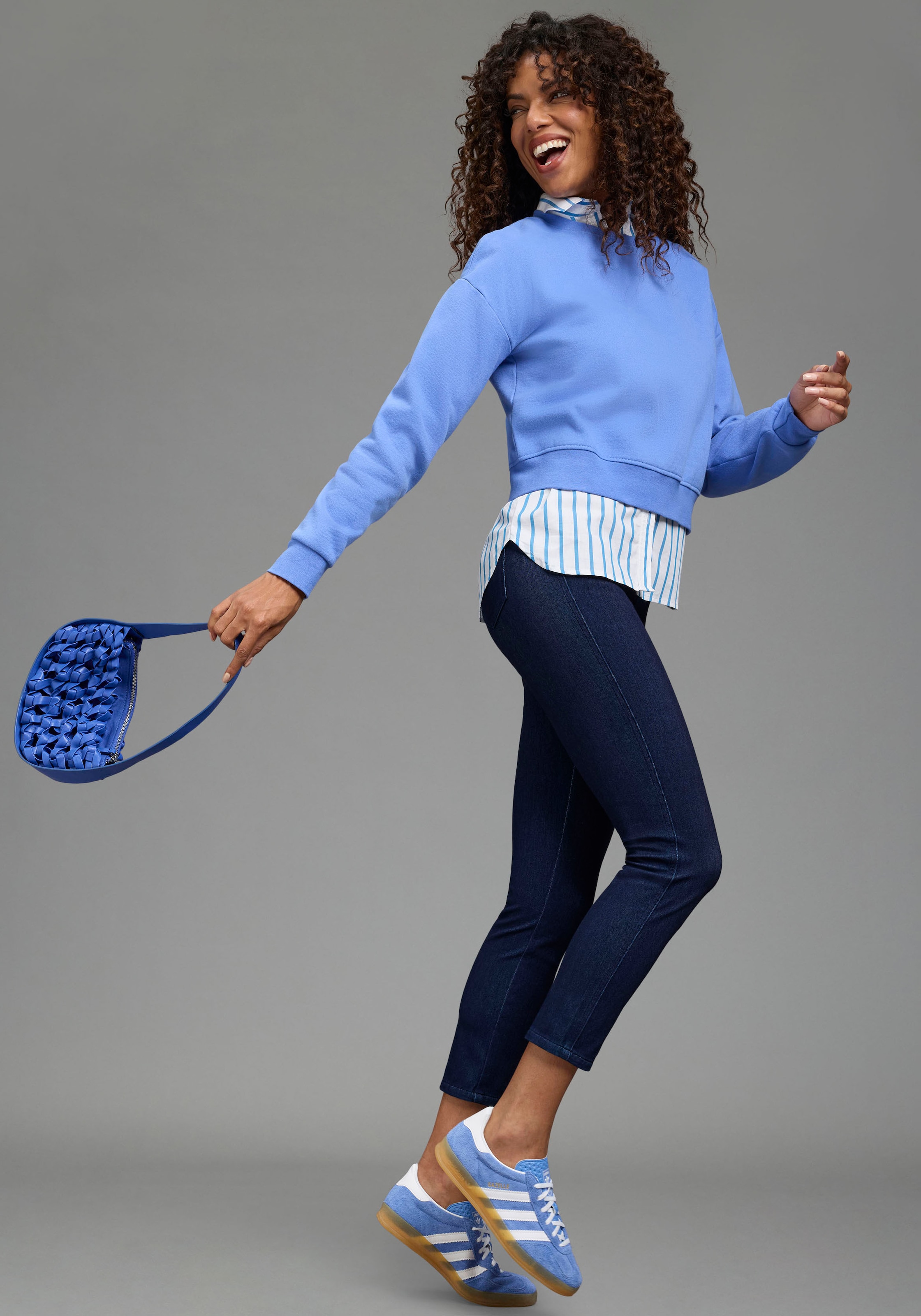 Laura Scott Sweatshirt, 1 Cropped Form
