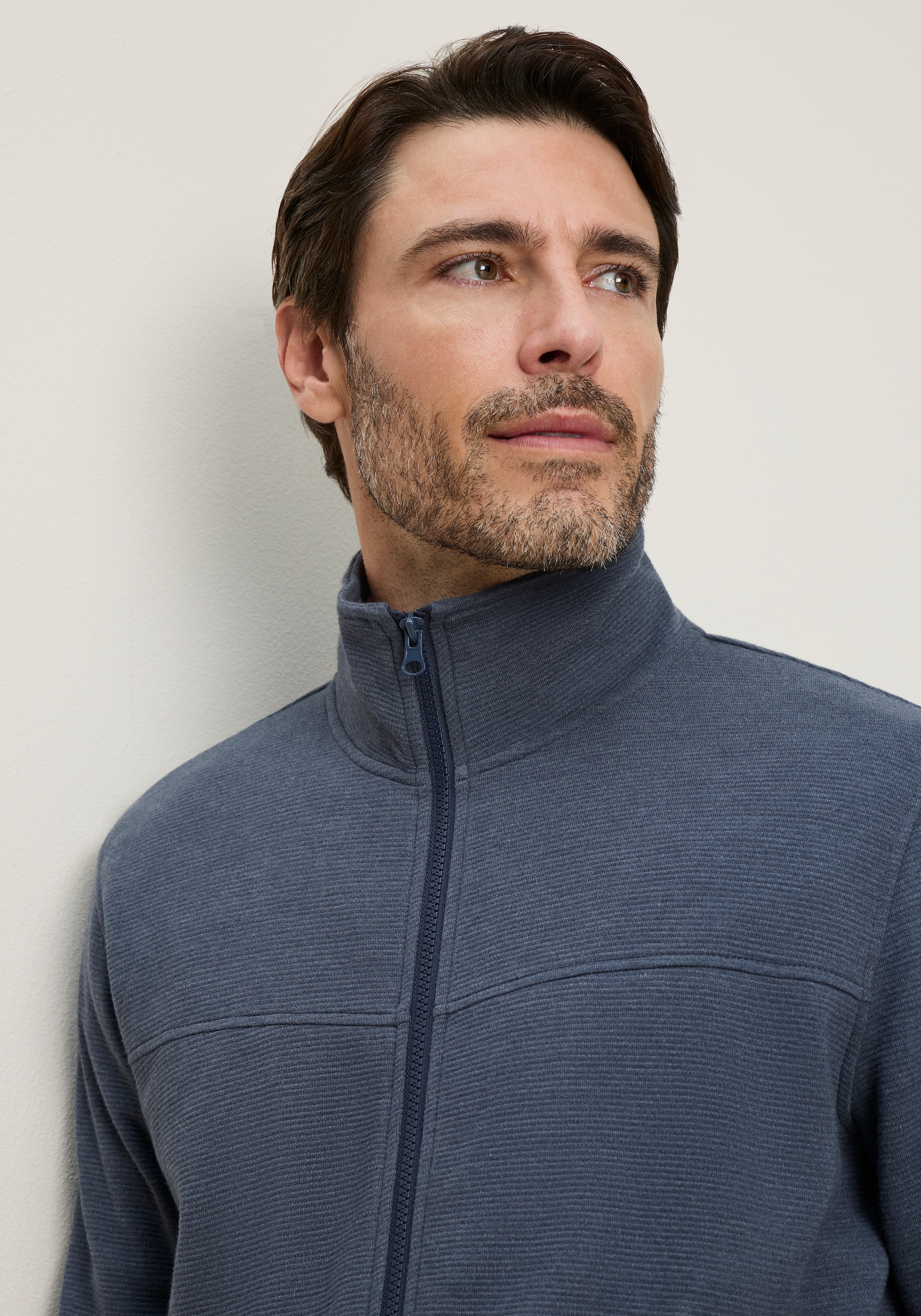 Man's World Sweatjacke mit hochschließendem Kragen, markante Querteilungsnaht