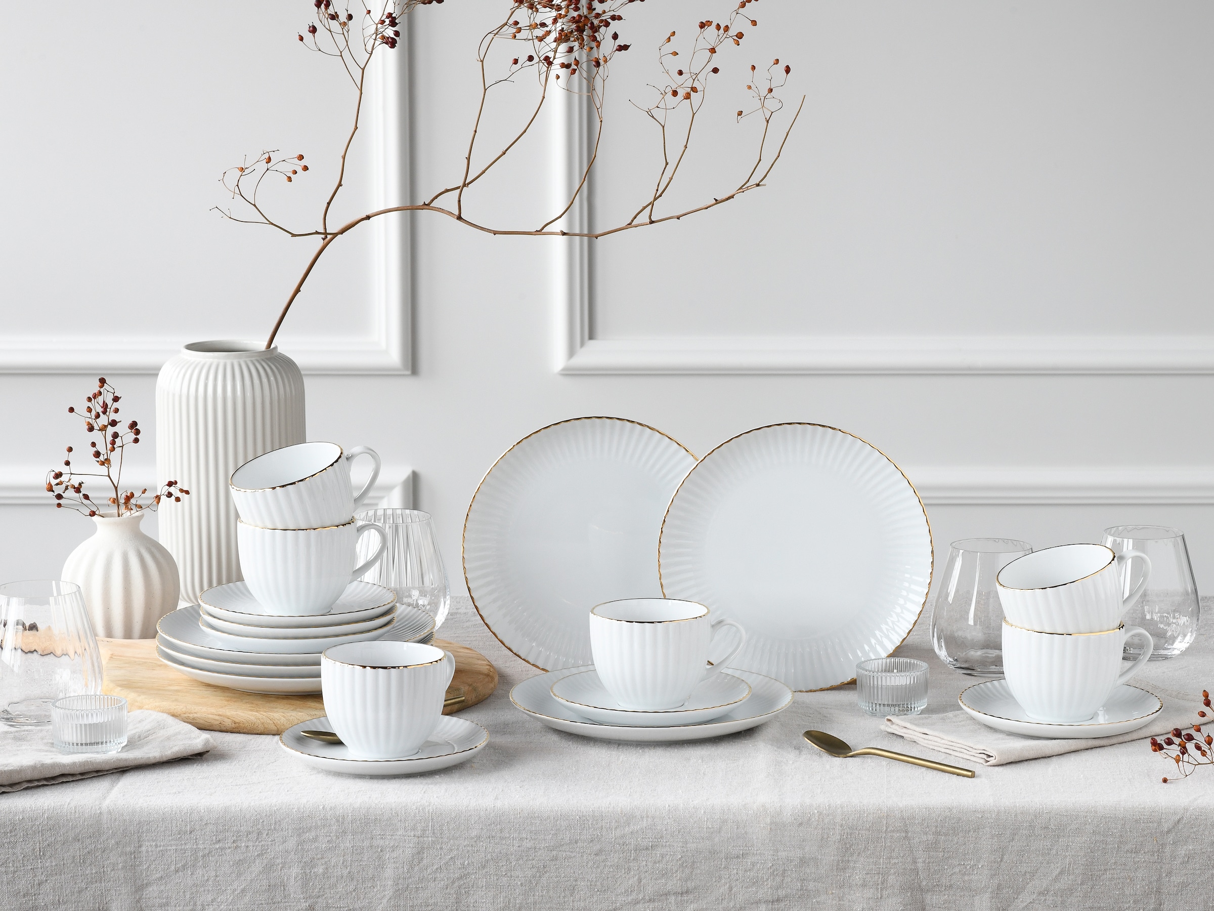 CreaTable Kaffeeservice »Allegra Goldband, Service 18-tlg.« Klassisch, Elegant, Von Hand gemalter Goldrand