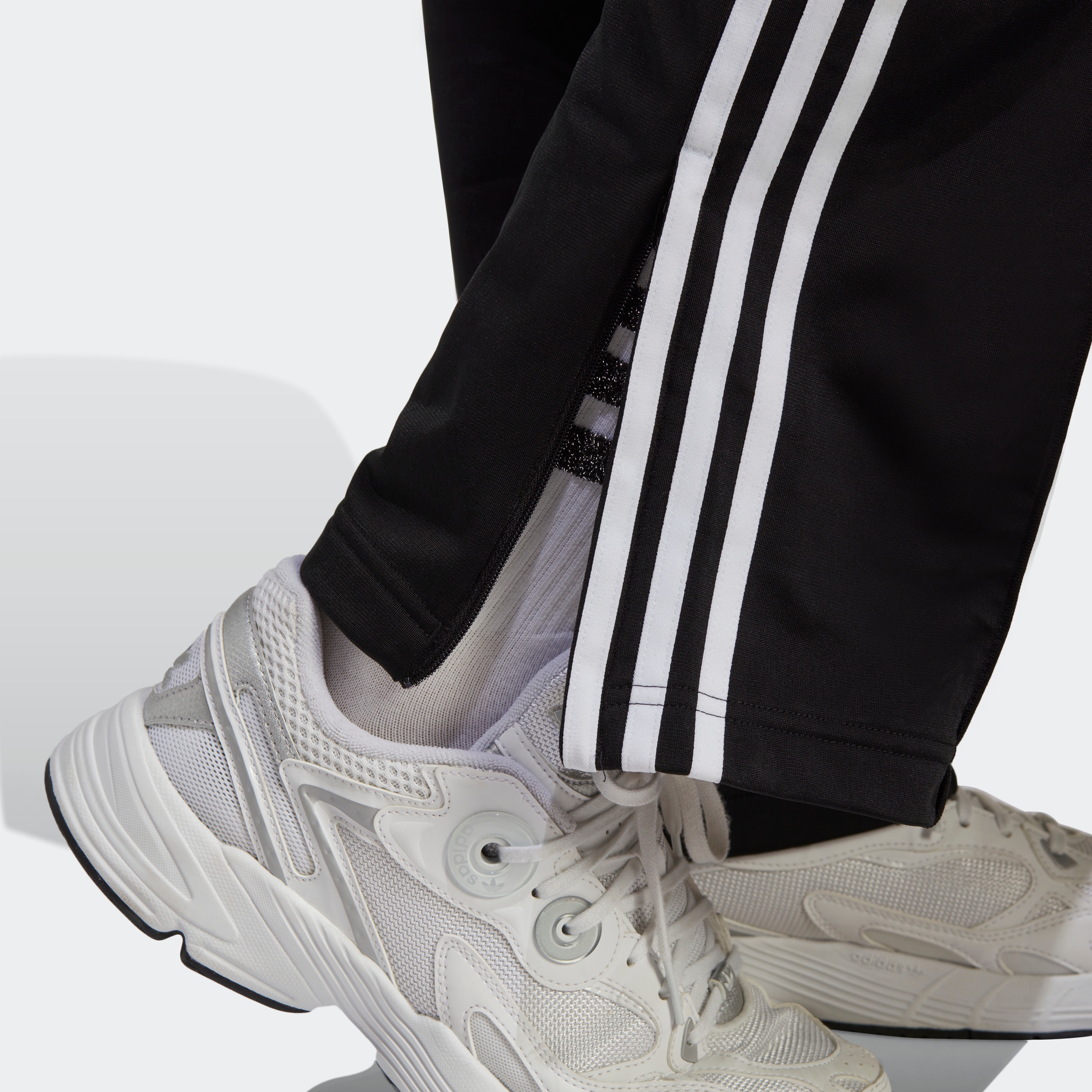 adidas Originals Sporthose »ADICOLOR CLASSICS FIREBIRD«, (1 tlg.) bei ♕