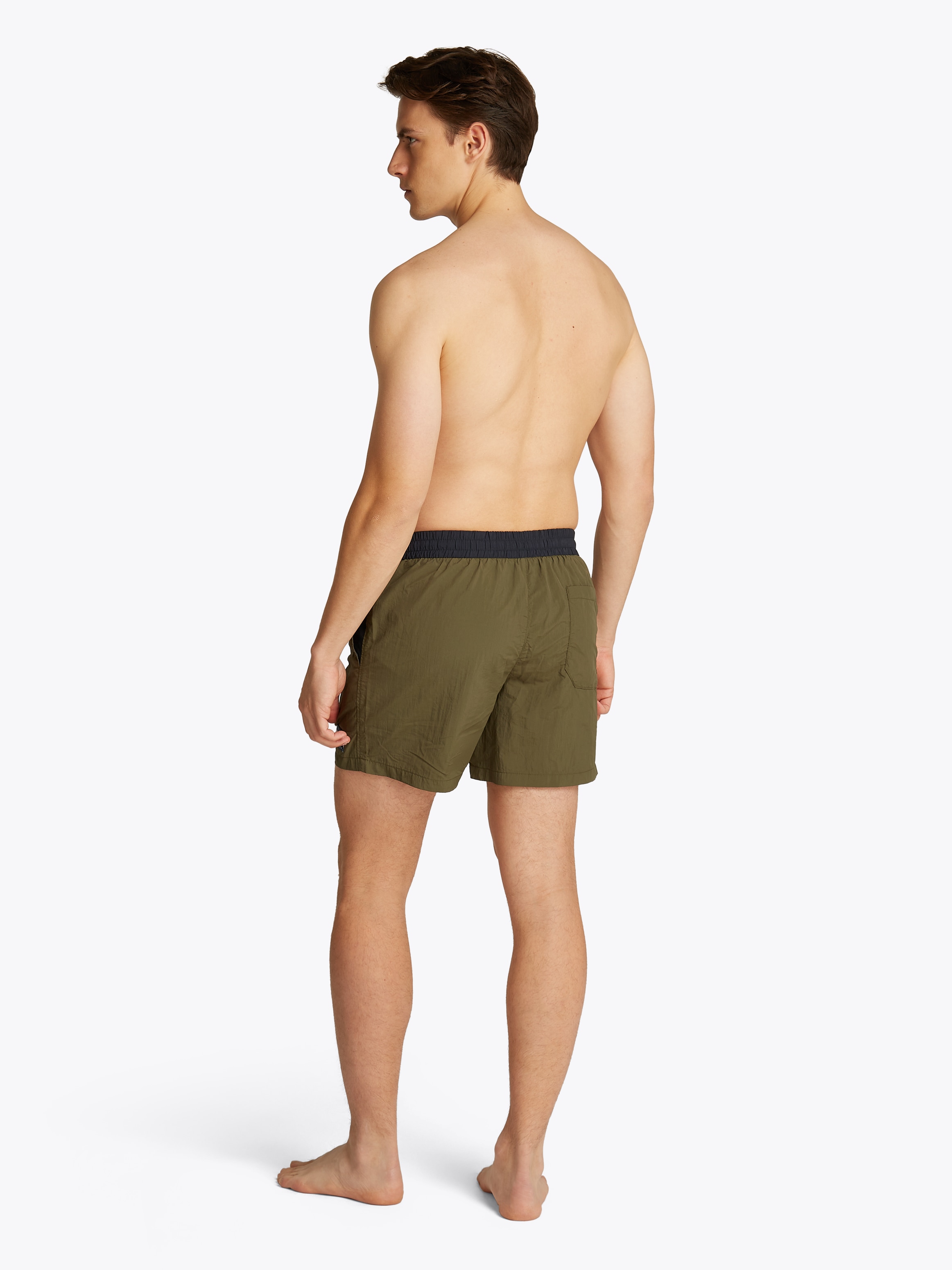 Tommy Hilfiger Swimwear Badeshorts »MEDIUM DRAWSTRING«, mit Logo-Patch, mit kontrastfarbenem Bund