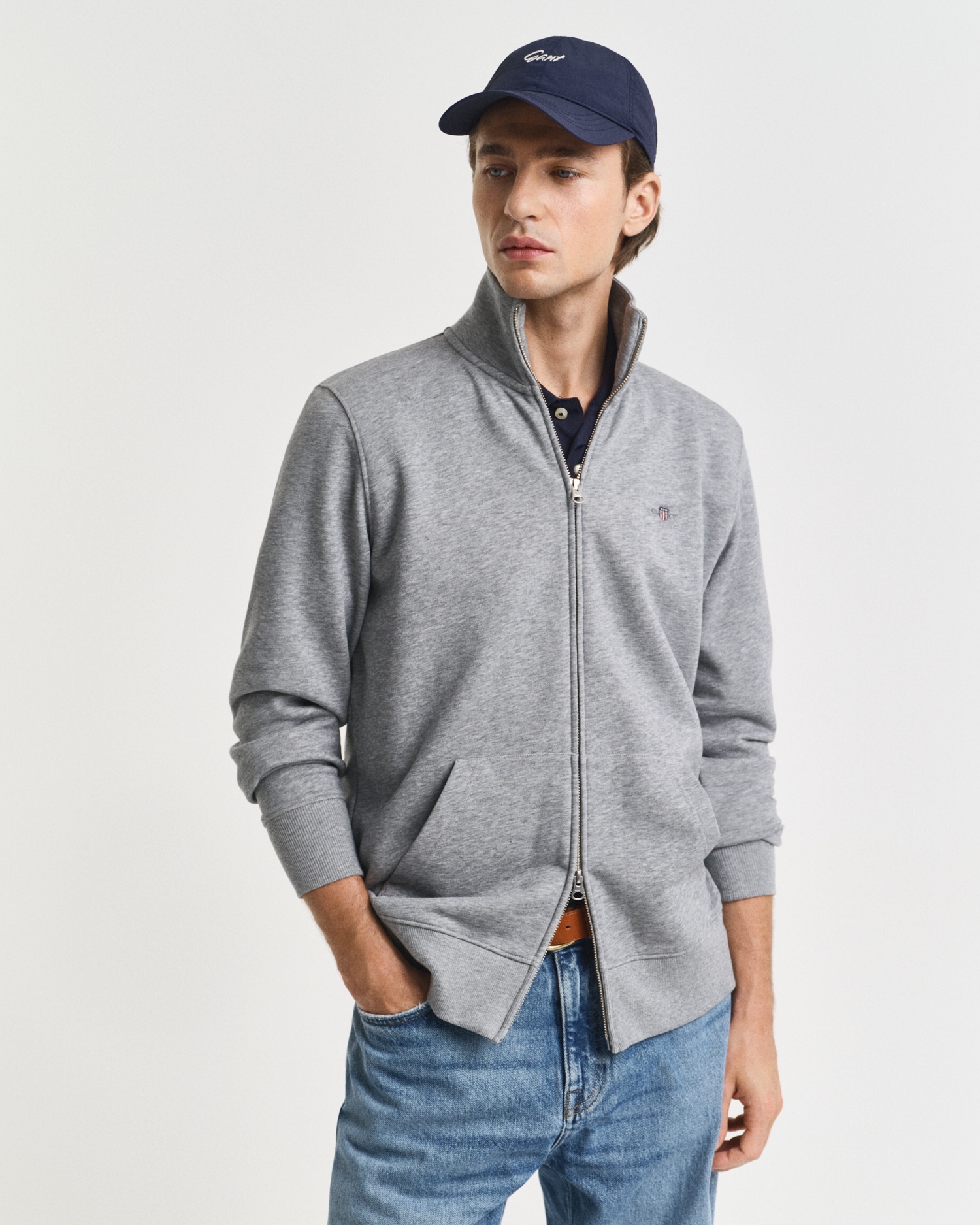 Gant Sweatjacke »REG SHIELD FULL ZIP SWEAT«, mit Logostickerei auf der Brust