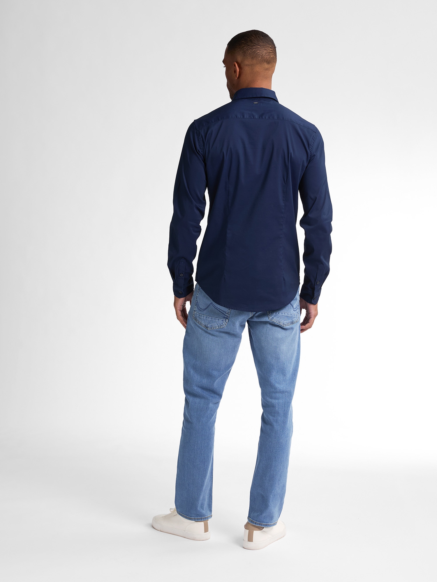 Petrol Industries Langarmshirt, mit Button-Down Kragen
