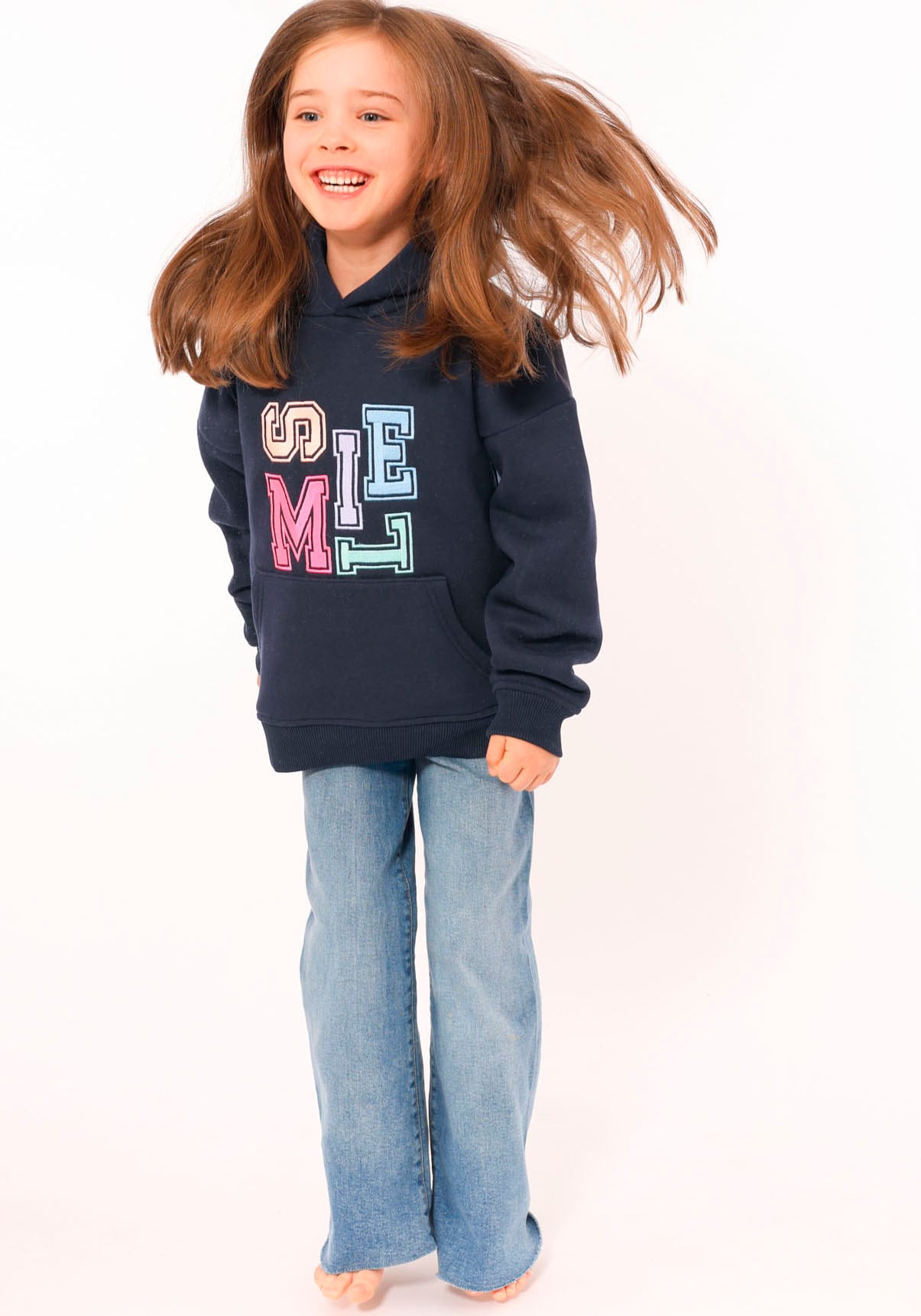 Zwillingsherz Hoodie »"Smile" Kids«, mit bunten Buchstaben im verspieltem Design