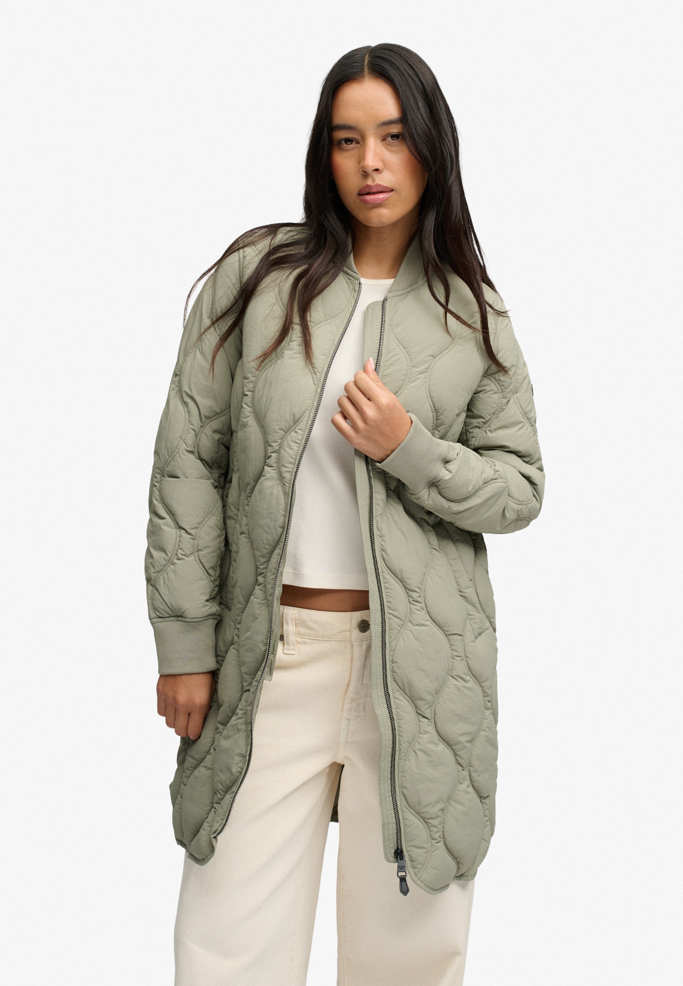 Superdry Steppjacke »LONG ONION QUILT LINER JKT« mit Obermaterial aus Nylon, Relaxed Fit, pflegeleicht, unifarben
