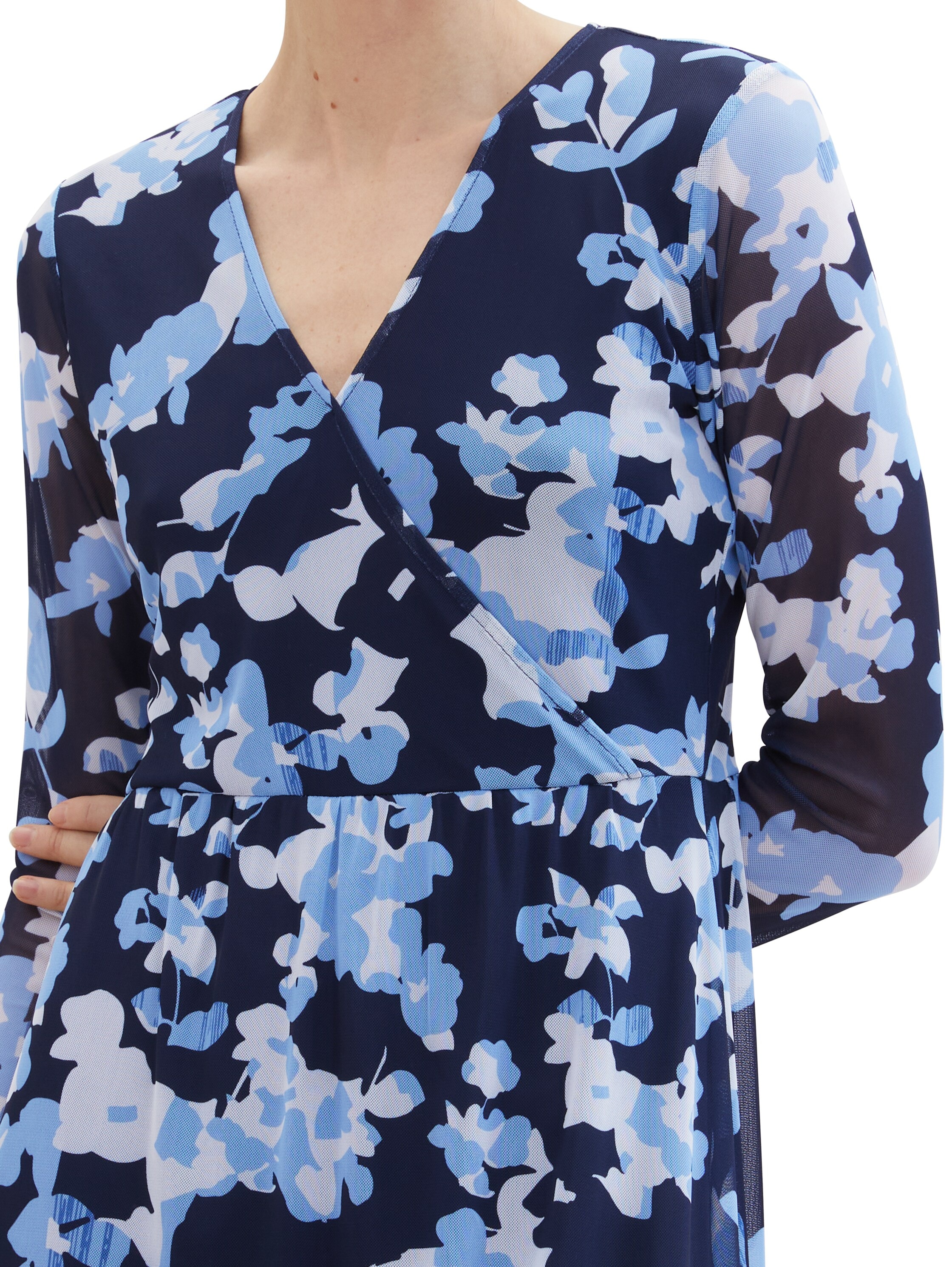 TOM TAILOR Midikleid, mit Blumenmuster und V-Ausschnitt