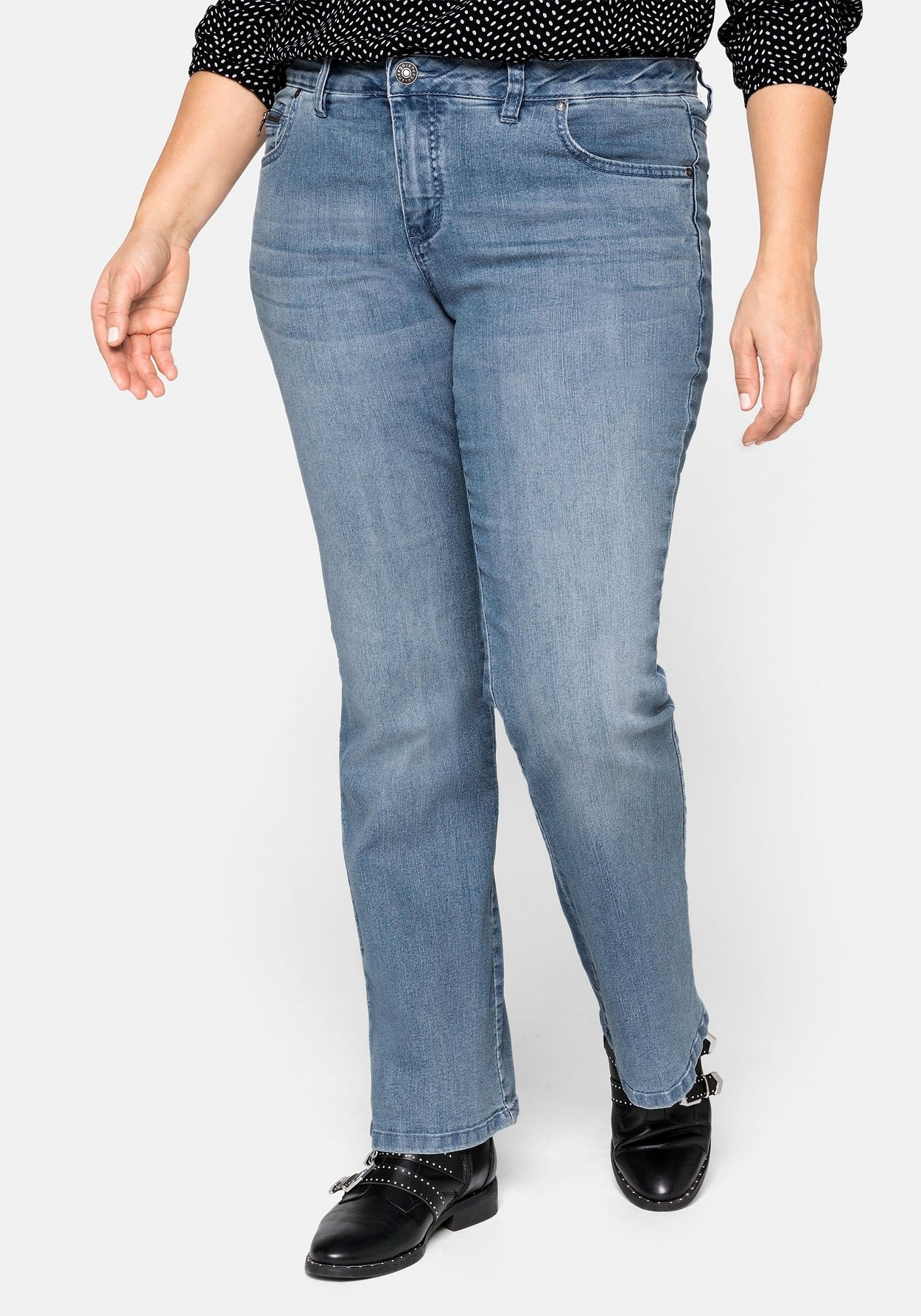Sheego Bootcut-Jeans »Jeans in 5-Pocket-Form, mit Used-Effekten«