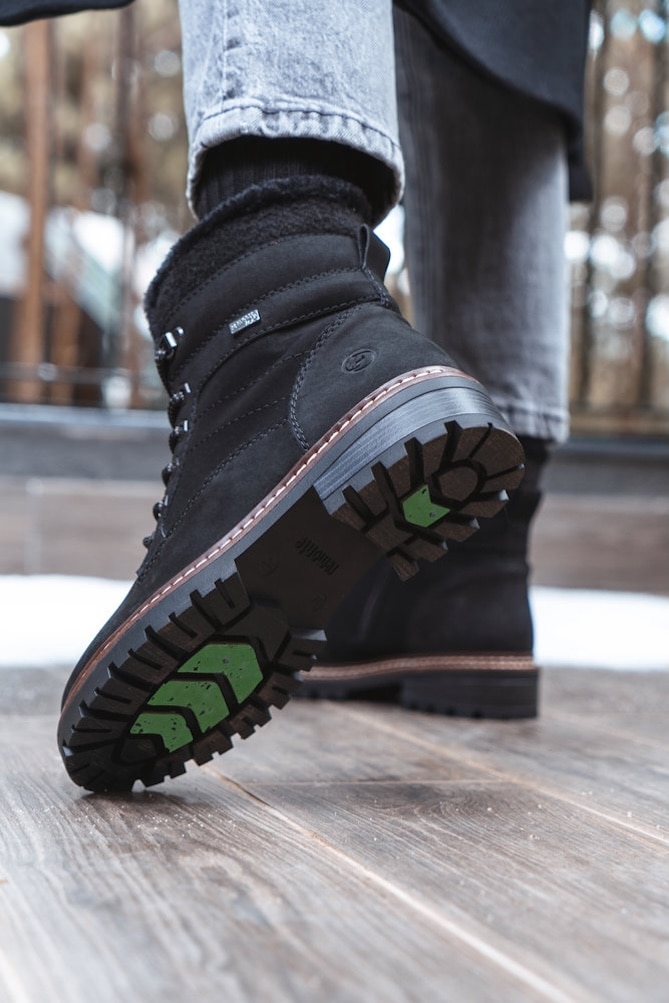 Remonte Winterstiefelette »Elisabeth Hurley-Collection«, Schnürboots mit wasserabweisender TEX-Membran und Fiber Grip