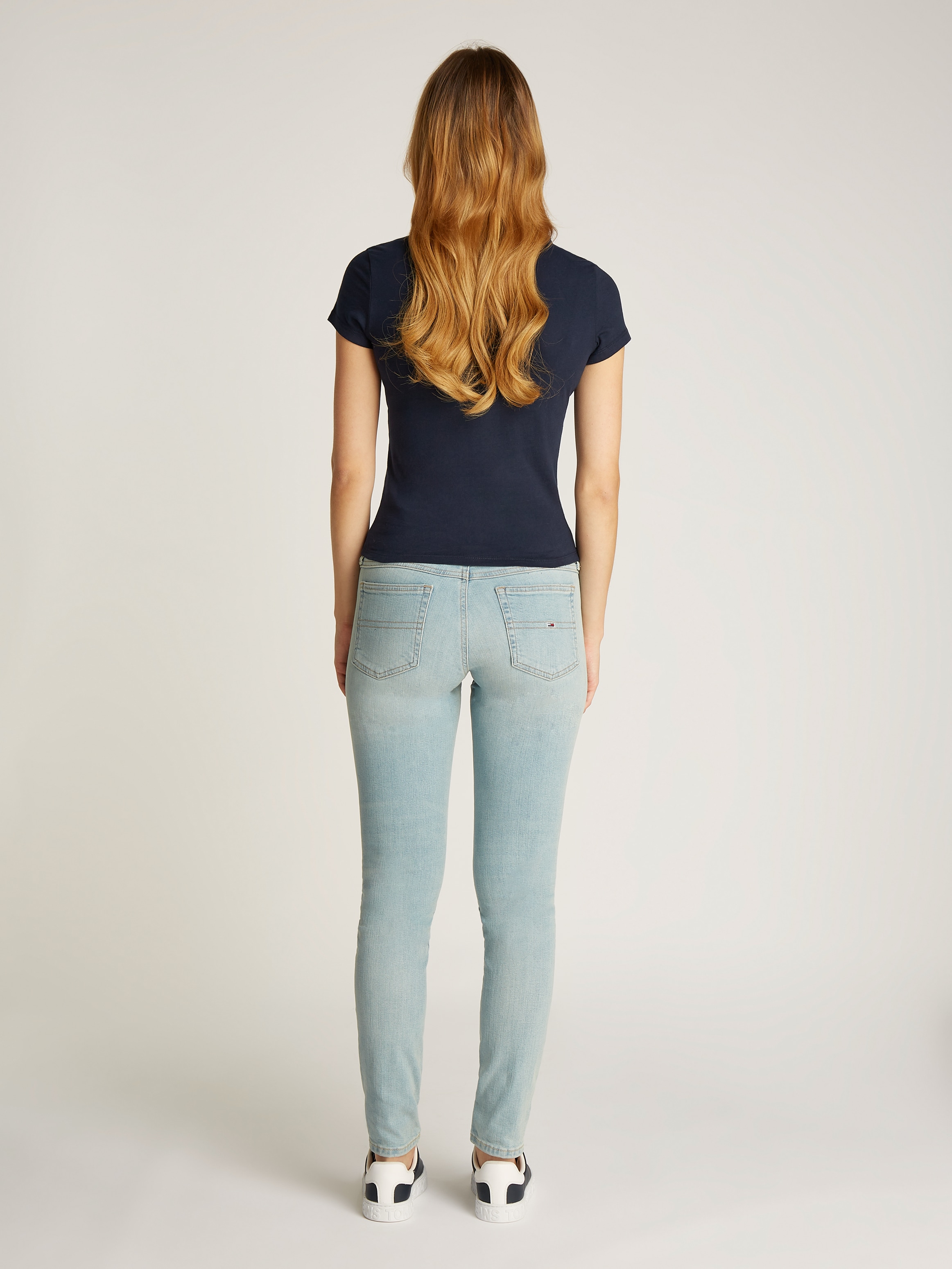 Tommy Jeans T-Shirt »TJW 2PACK C-NECK TEE«, (Packung, 2 tlg., 2er), mit Logo-Stickerei