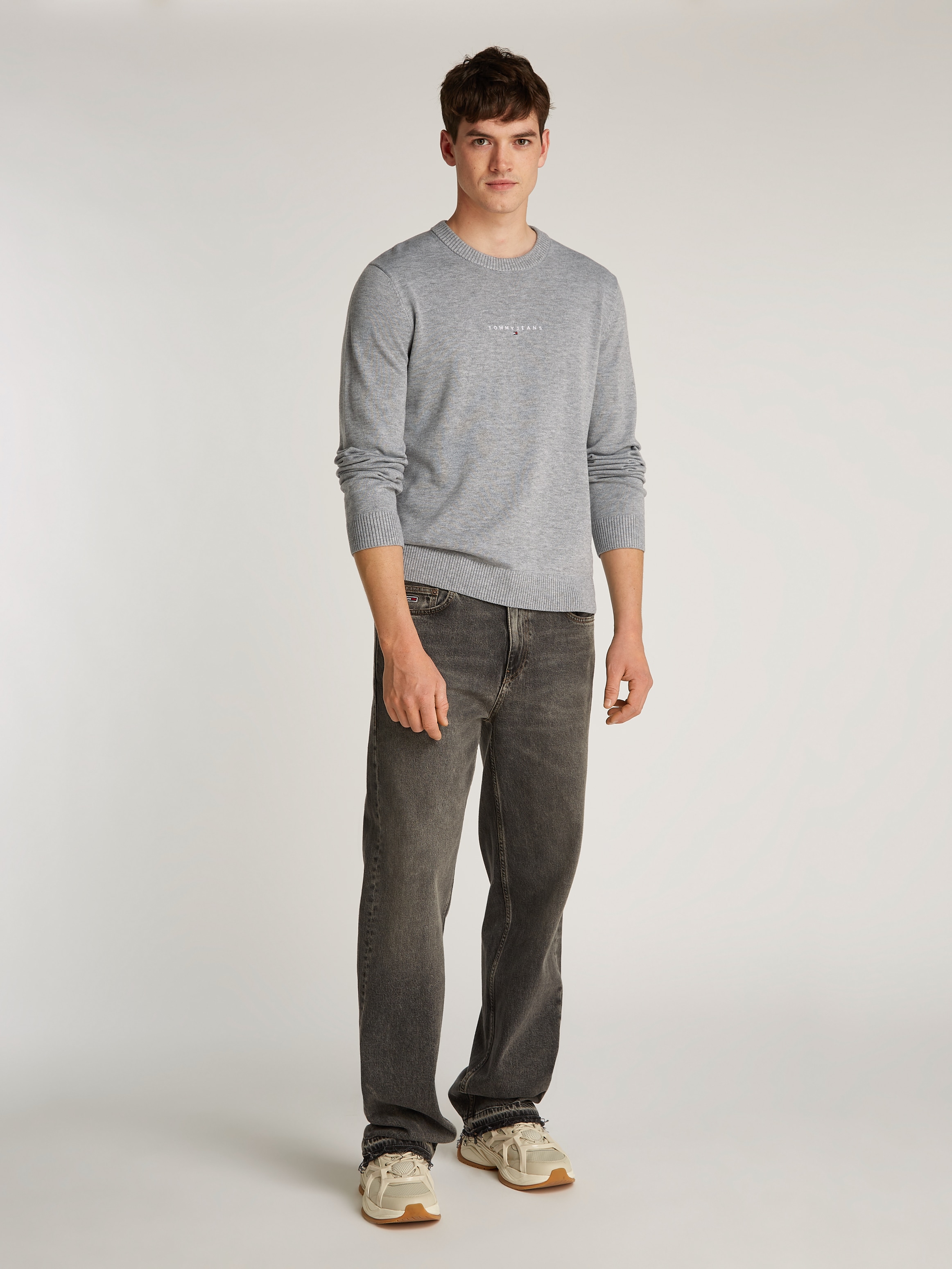Tommy Jeans Strickpullover »TJM LINEAR SMALL CHEST SWEATER«, mit Logoschriftzug