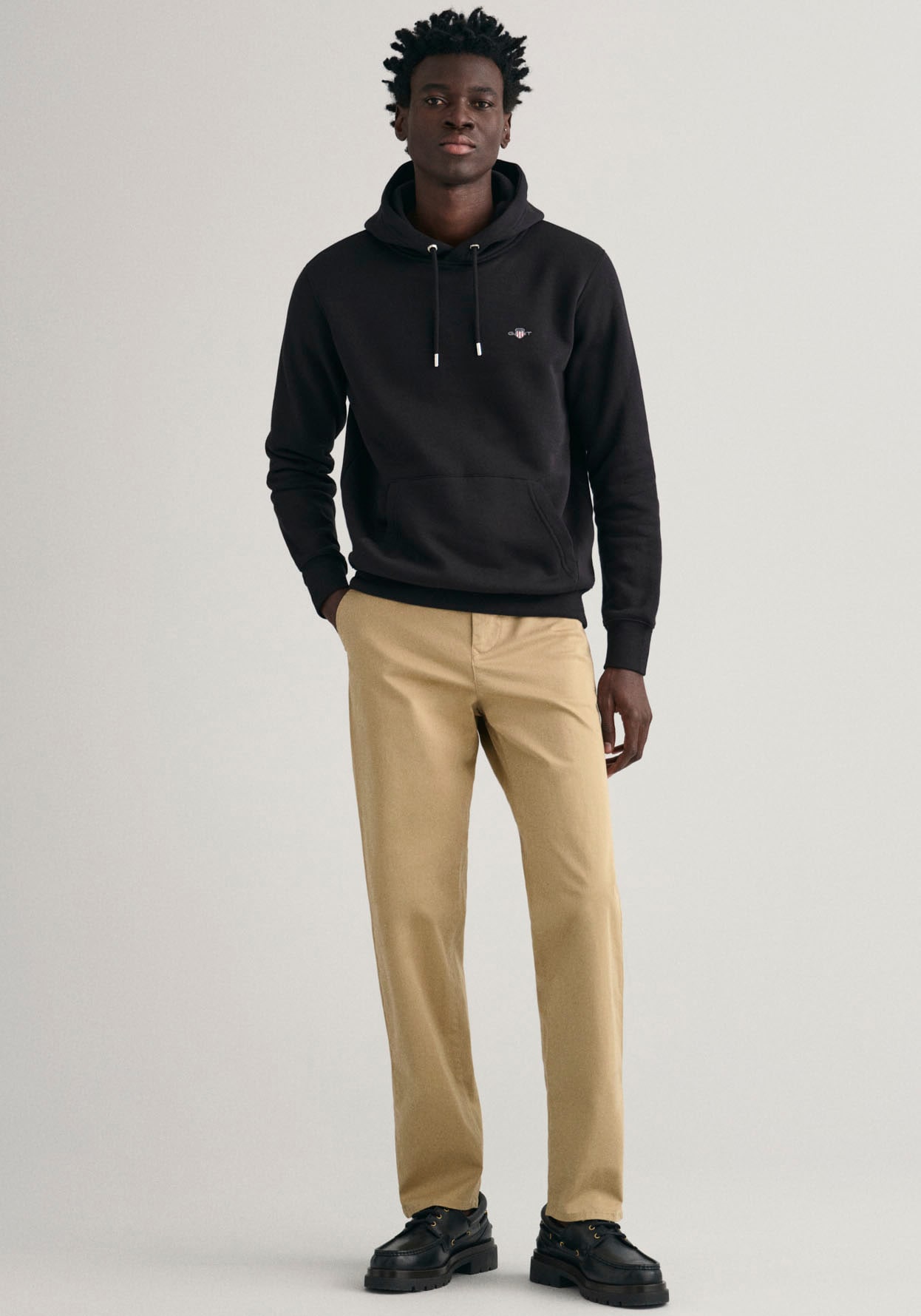 Gant Chinohose »REGULAR TWILL CHINOS«, Regumit gefütterten Seitentaschen