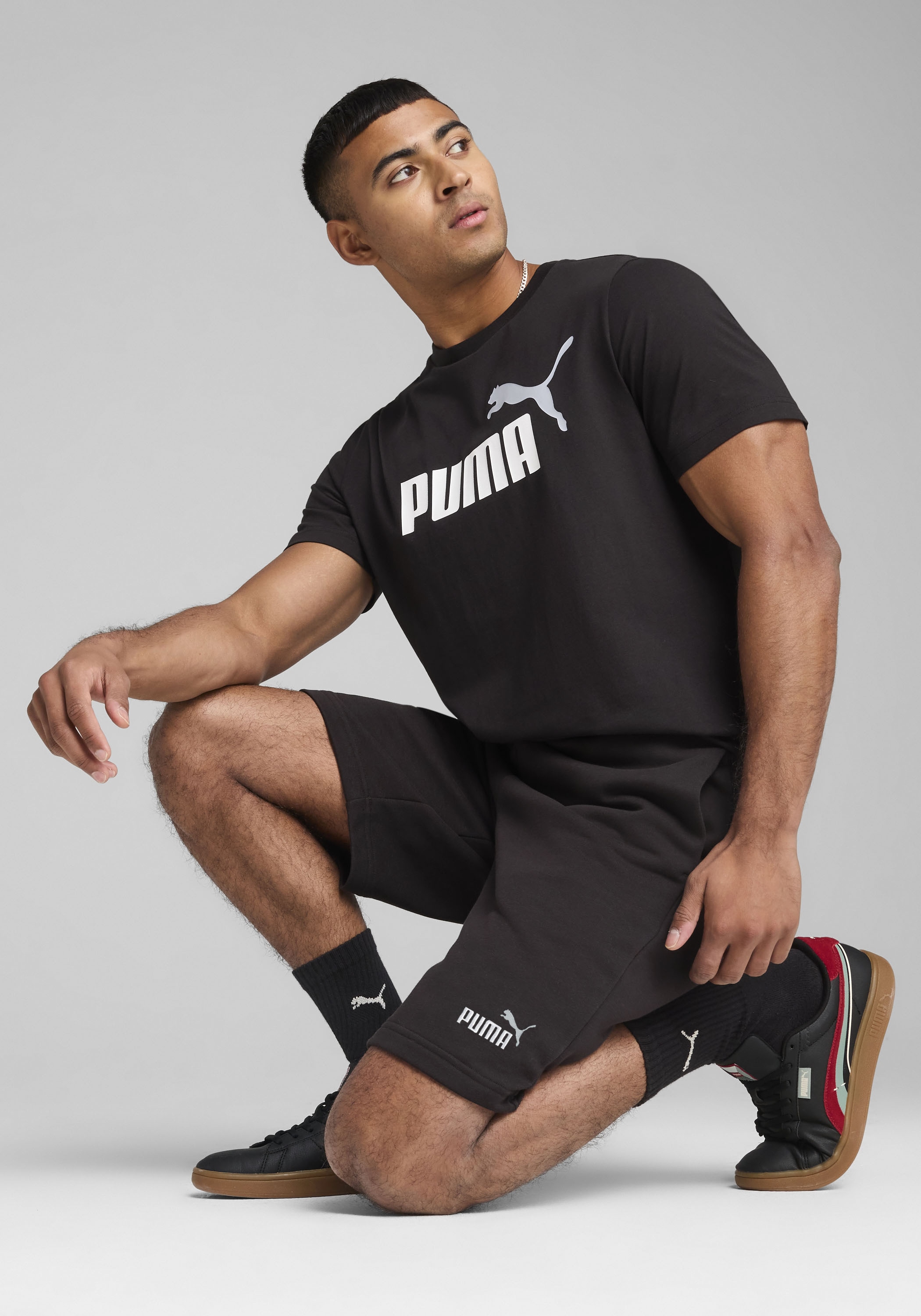 PUMA Trainingsshorts »ESS 2 COLOR NO. 1 LOGO SHORTS 10" TR«  mit Eingrifftaschen, elastischer Bund mit Kordelzug, Regular Fit