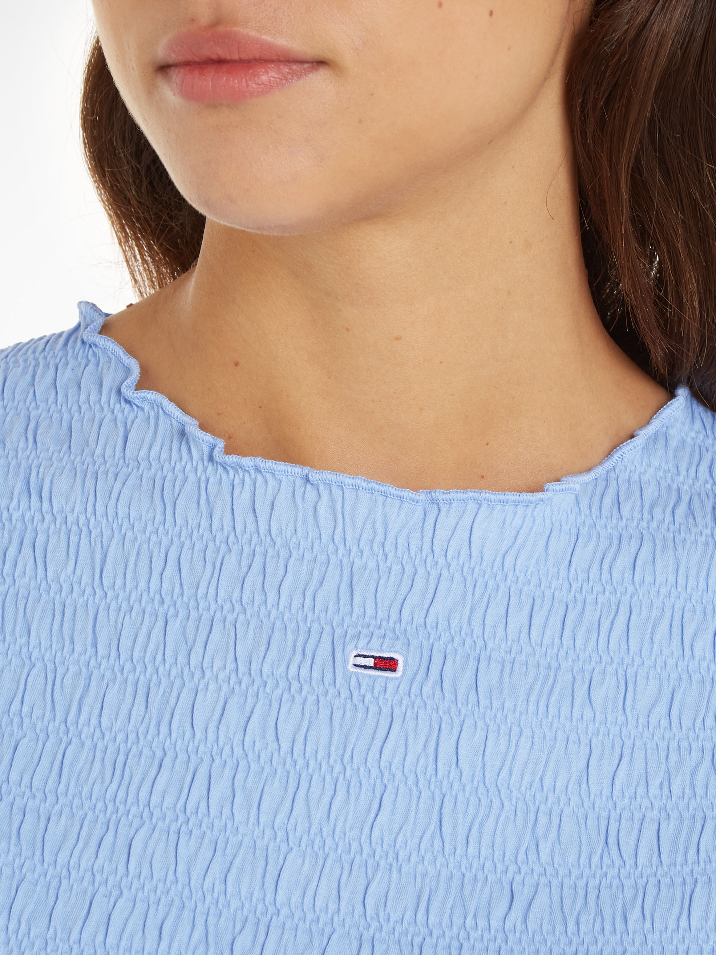Tommy Jeans Rundhalsshirt »TJW SLIM SMOCK TEE«, allover gesmokt