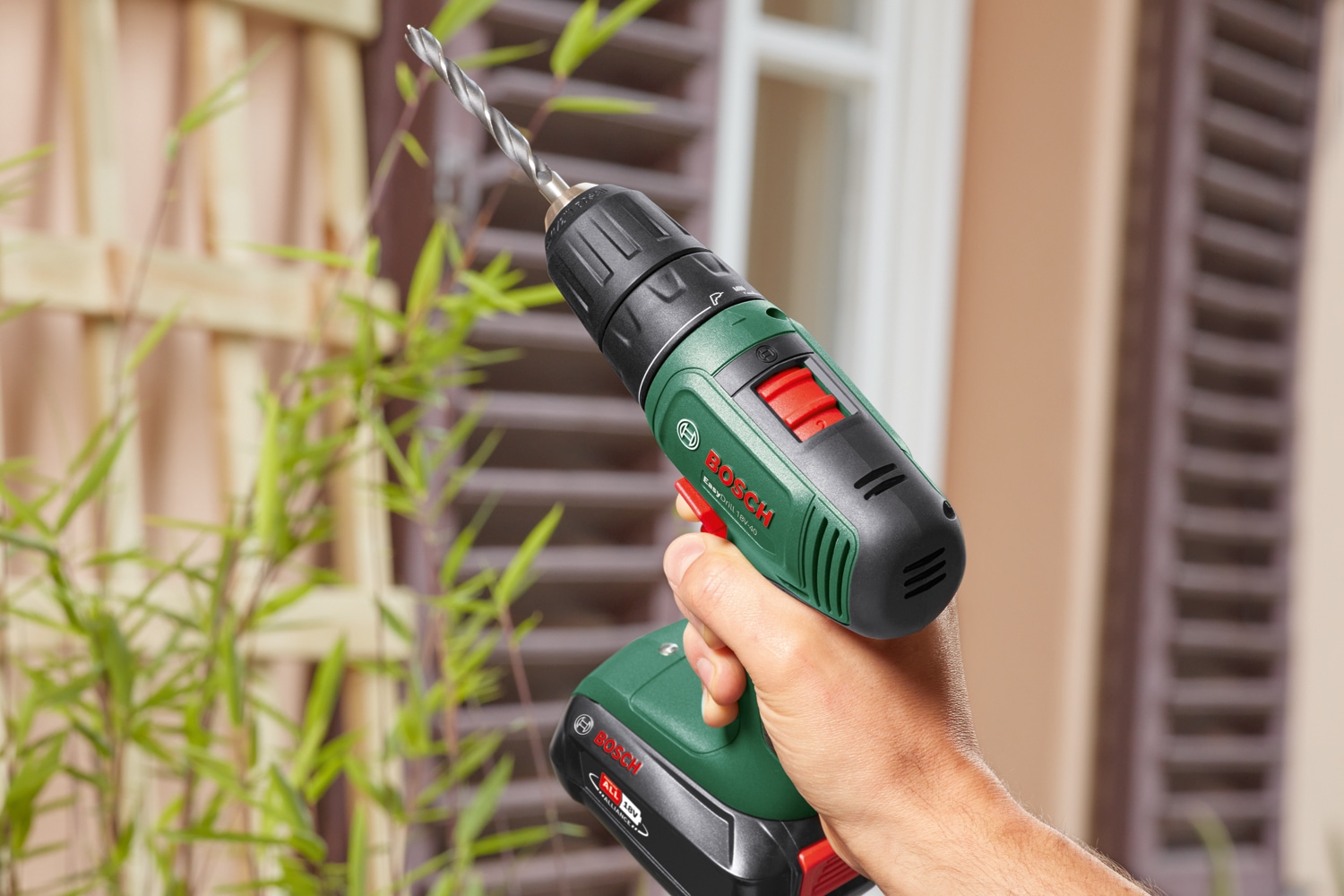 Bosch Home & Garden Akku-Bohrschrauber »EasyDrill 18V-40«, inkl. 2x Akkus 1,5 Ah und Ladegerät AL 18V-20, im Tragekoffer