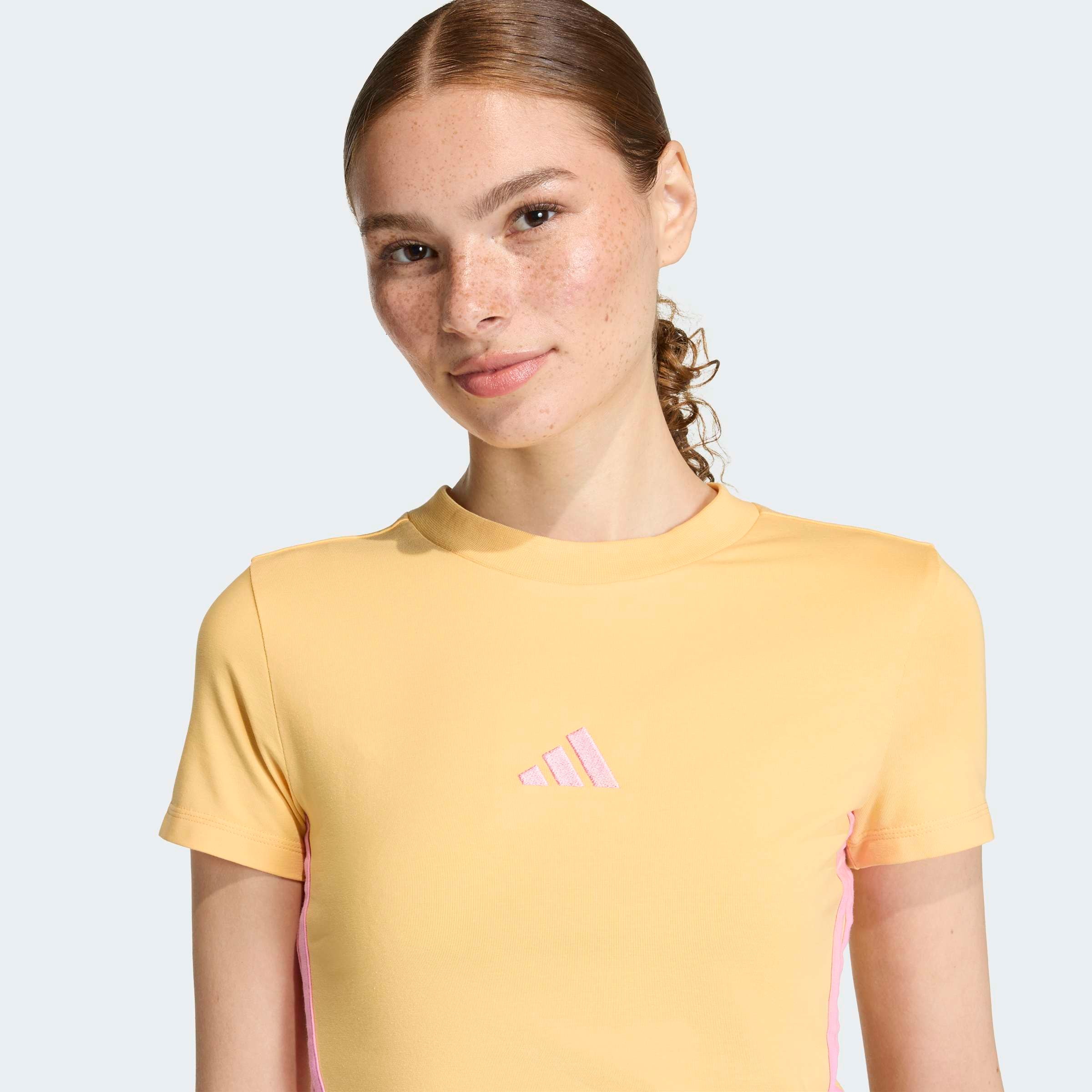 adidas Sportswear T-Shirt »ESSENTIALS 3-STREIFEN SLIM BABY« schmale Passform, Rundhalsausschnitt, mit Elasthan-Anteil