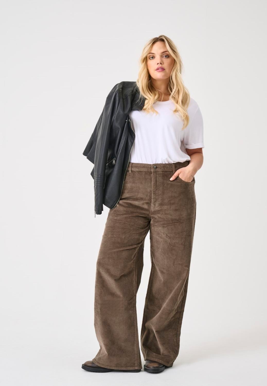 ONLY CARMAKOMA Cordhose »CARHOPE GLOBAL EX HW WIDE CORD PNT NOOS«  Baumwollmischung, High Waist