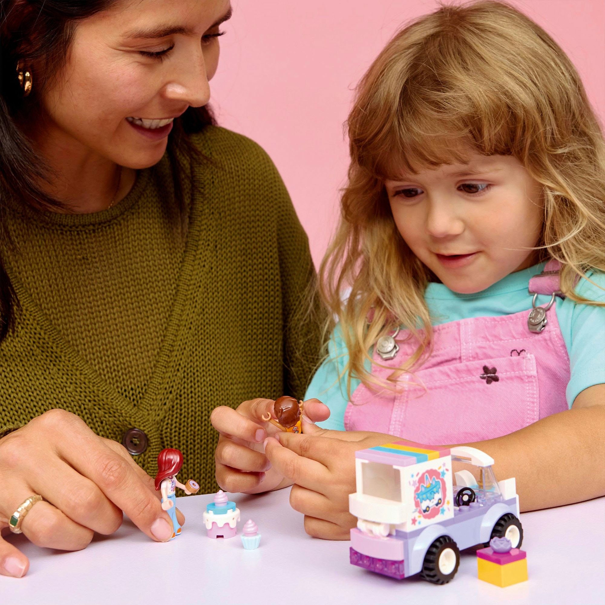 LEGO® Konstruktionsspielsteine »Einhorn-Kuchenlieferwagen (42675), LEGO Friends« Made in Europe