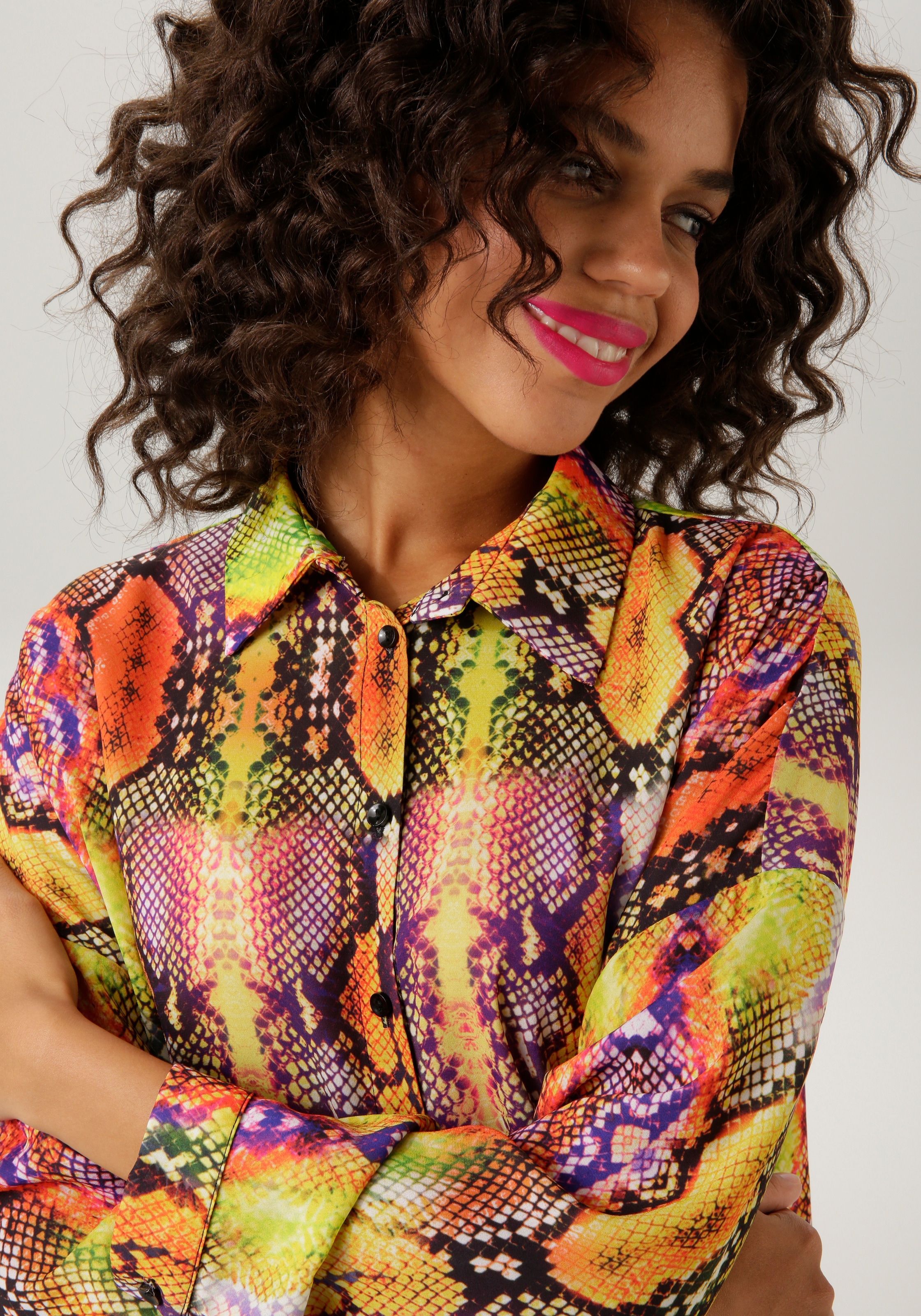 Aniston CASUAL Hemdbluse, mit farbenfrohem Schlangendruck - NEUE KOLLEKTION  bestellen | UNIVERSAL