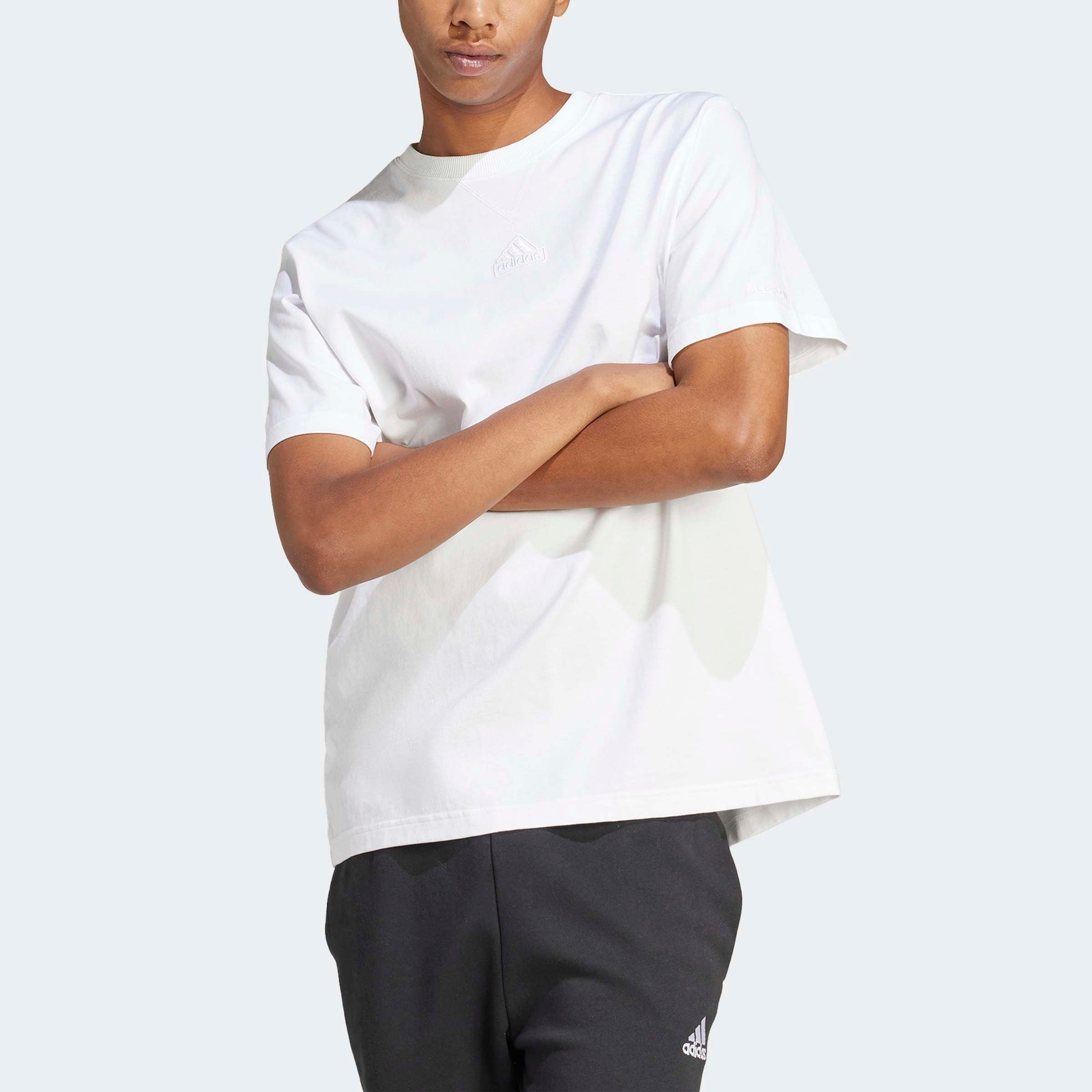 adidas Sportswear T-Shirt »M ALL SZN G T«, Grafik als Schaumprint auf der Rückseite