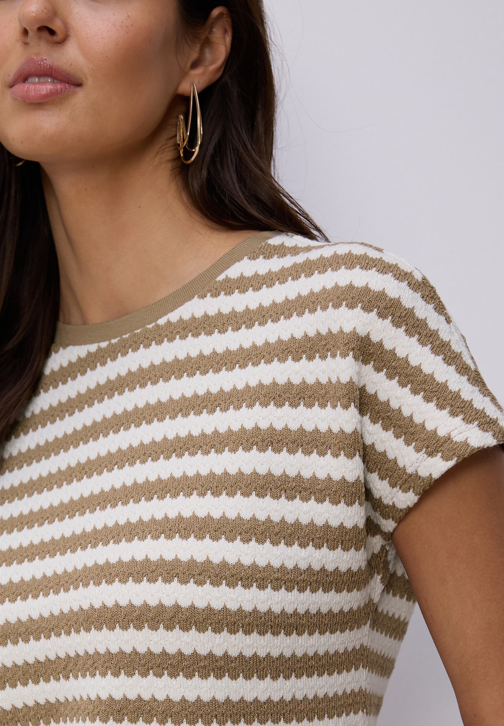 STREET ONE Rundhalsshirt »Style Cris« Sommershirt mit Streifen und im Strick-Look