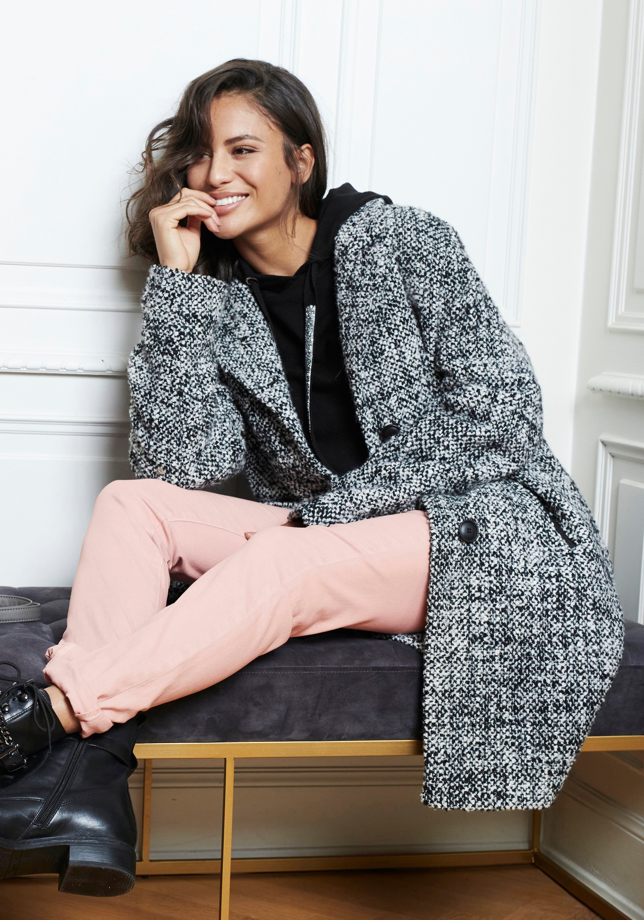 Laura Scott Strickpullover, mit Kapuze und glitzernden Bändern