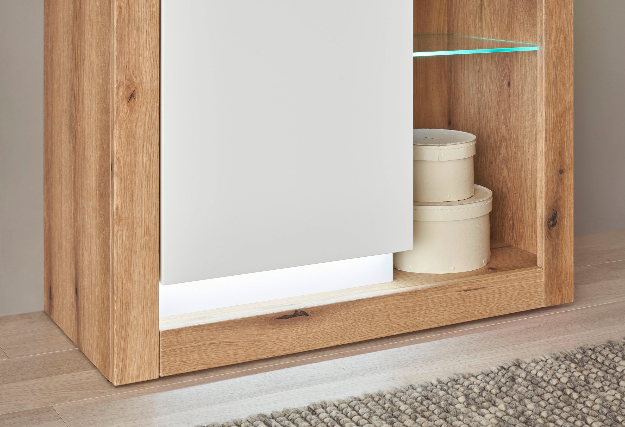 Home affaire Vitrine »Brixen, Vitrinenschrank in Eiche Dekor, moderne Standvitrine« Metallgriffe, ausreichend Stauraum, vielseitig einsetzbar, 80 cm breit