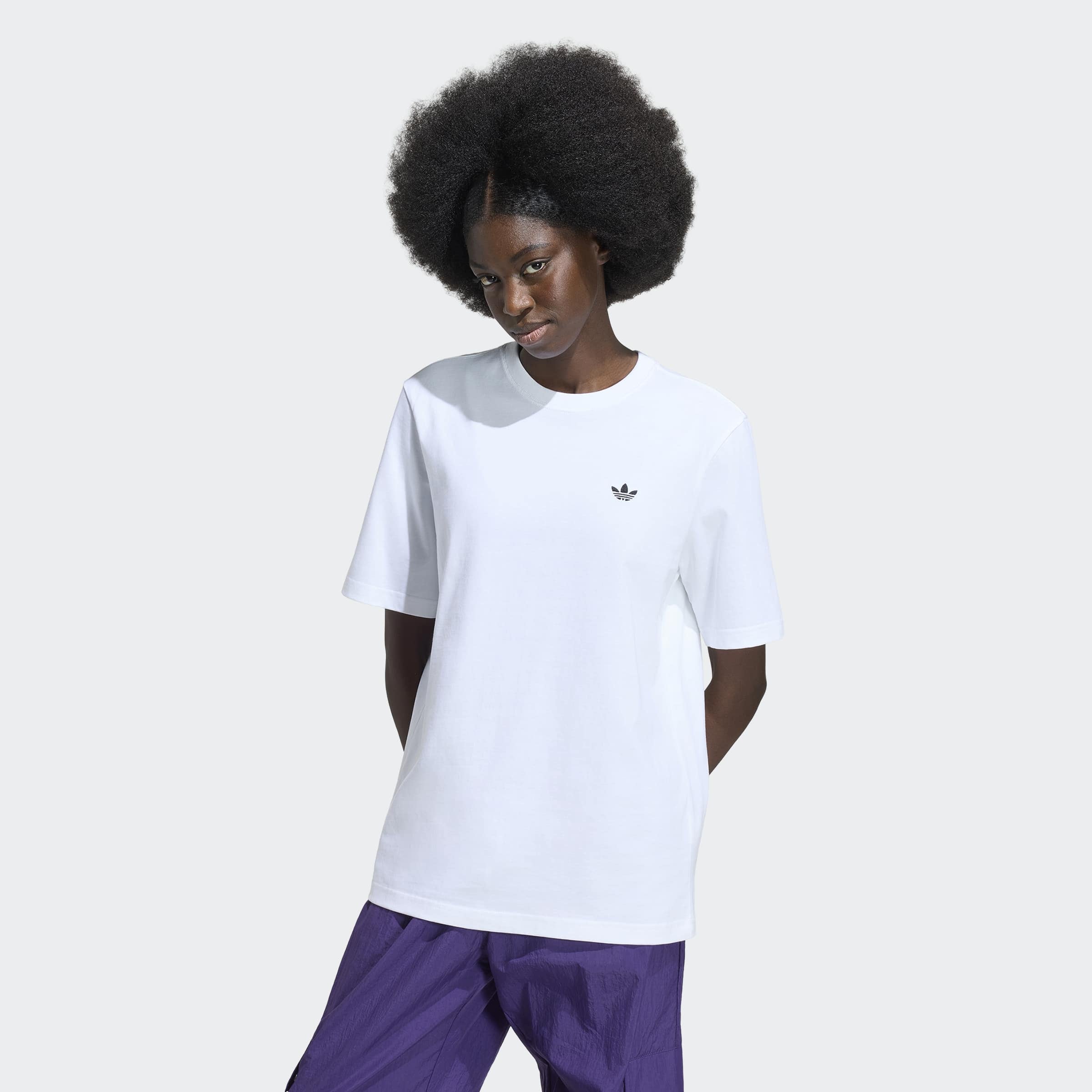 adidas Originals T-Shirt »ESSENTIALS, LOCKER GESCHNITTEN« für Erwachsene, mit sportlichem Stil, Kurzarmdesign, ohne Verschluss