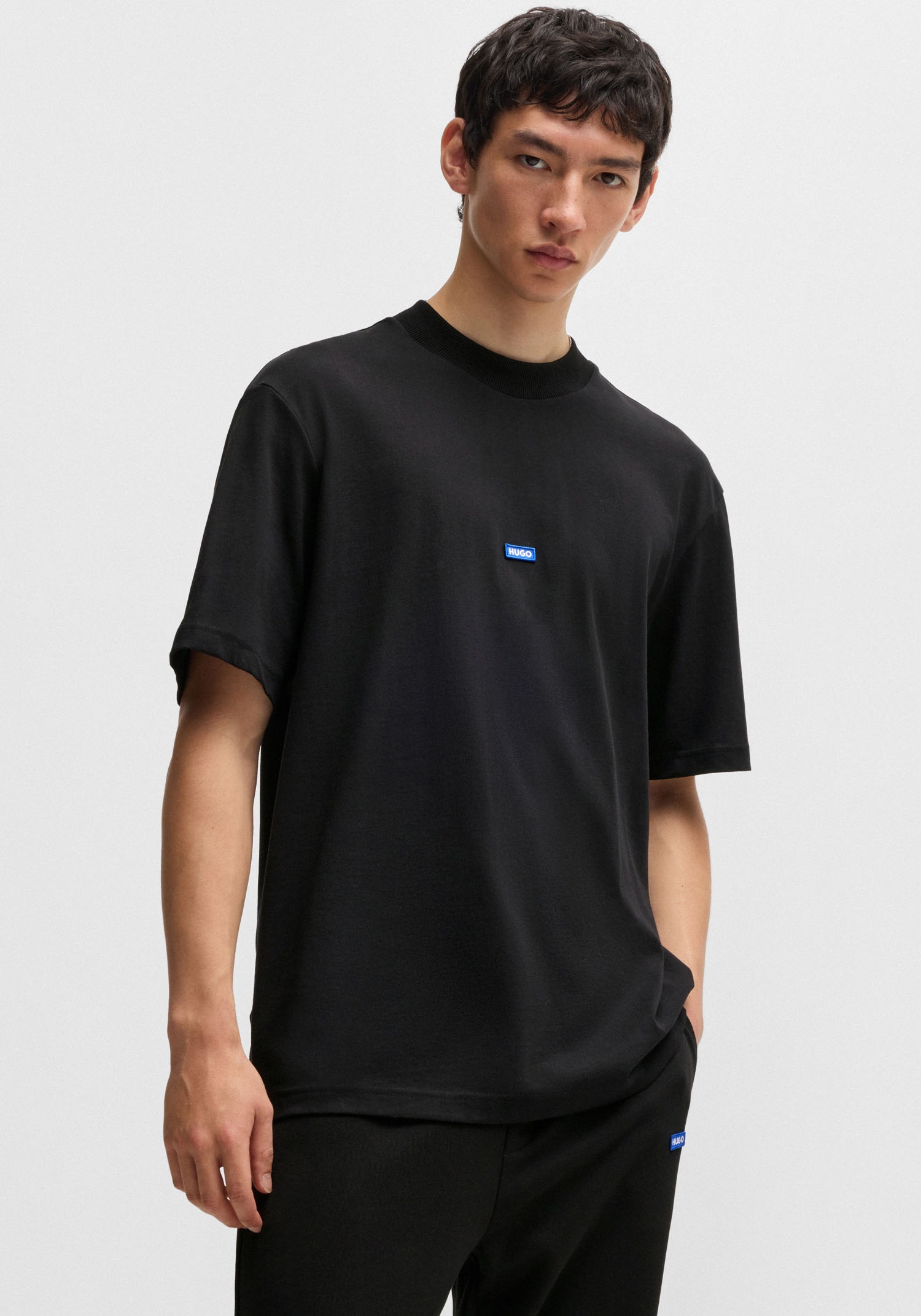 HUGO Blue T-Shirt »Nieros«, mit Logo-Patch