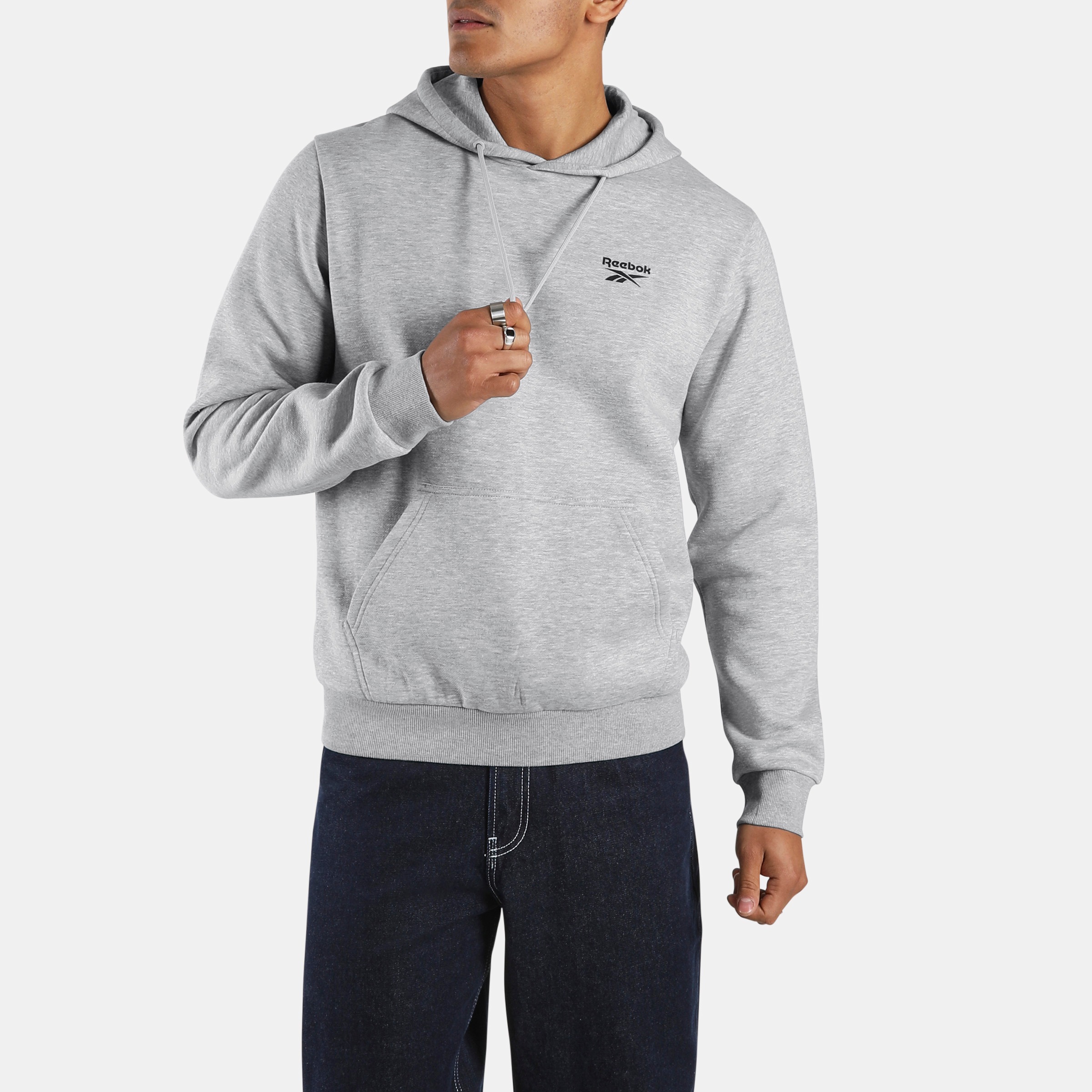 Reebok Kapuzensweatshirt »NOAH SMALL LOGO HOODY«, mit Kapuze, aus Baumwolle und Polyester, in mehreren Größen erhältlich
